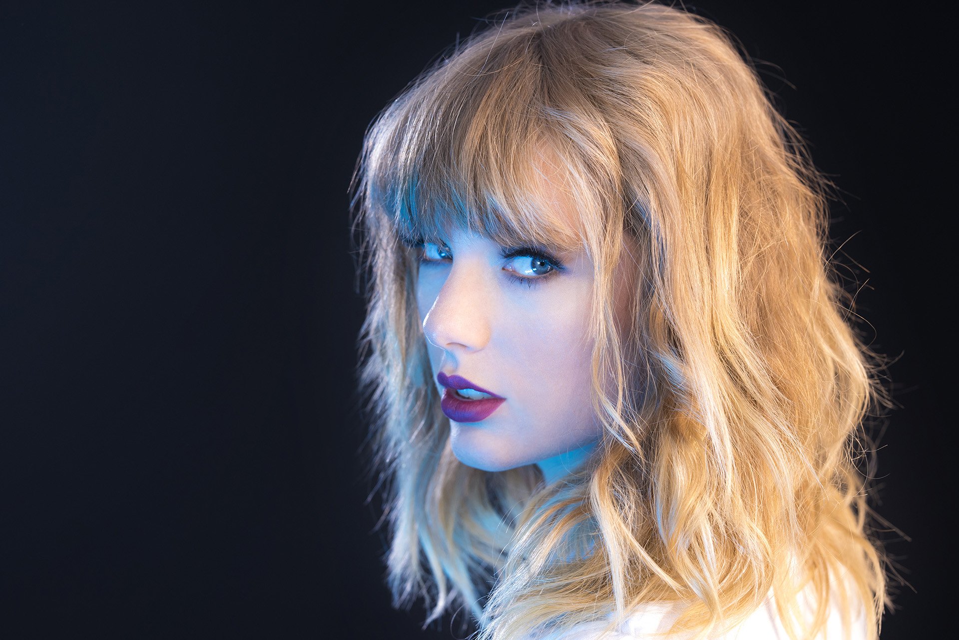 Taylor Swift HD Wallpaper: Glamorous