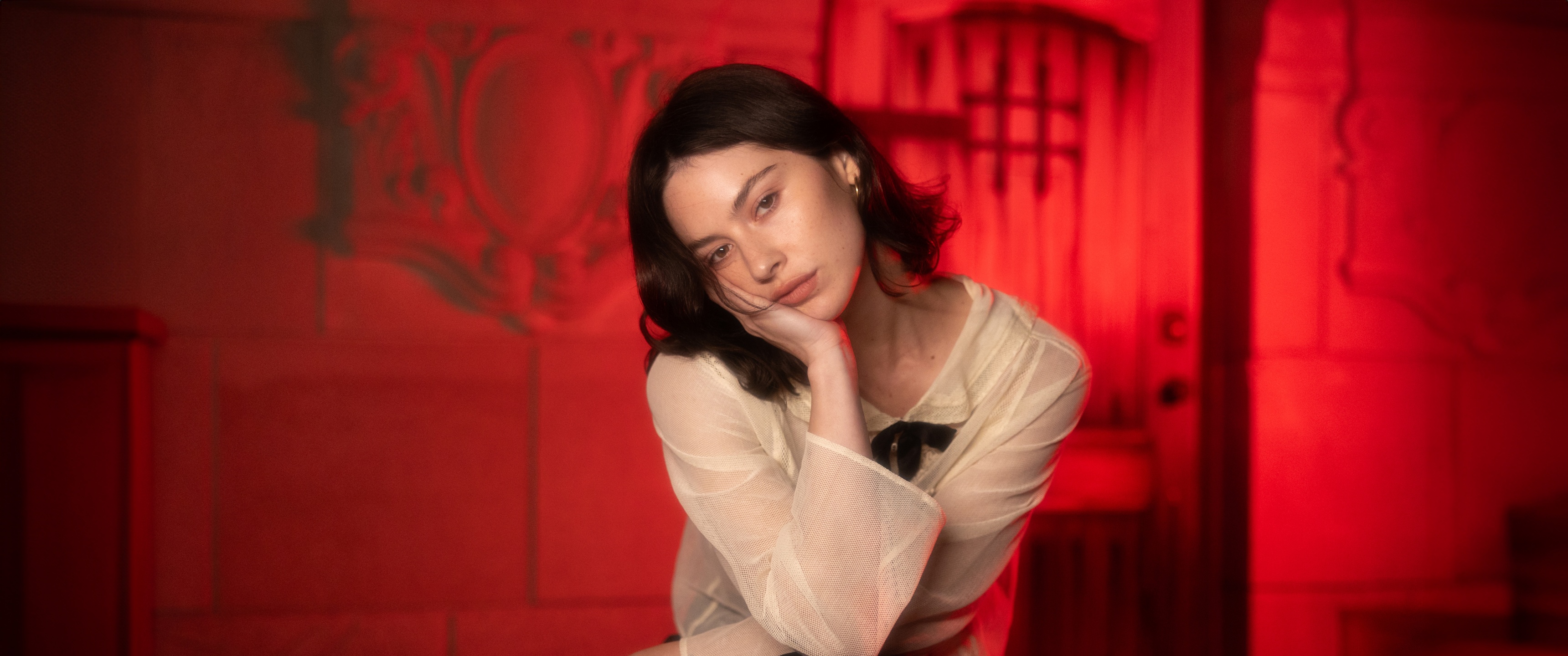 Gracie Abrams Wallpaper 4K, 2024, Red