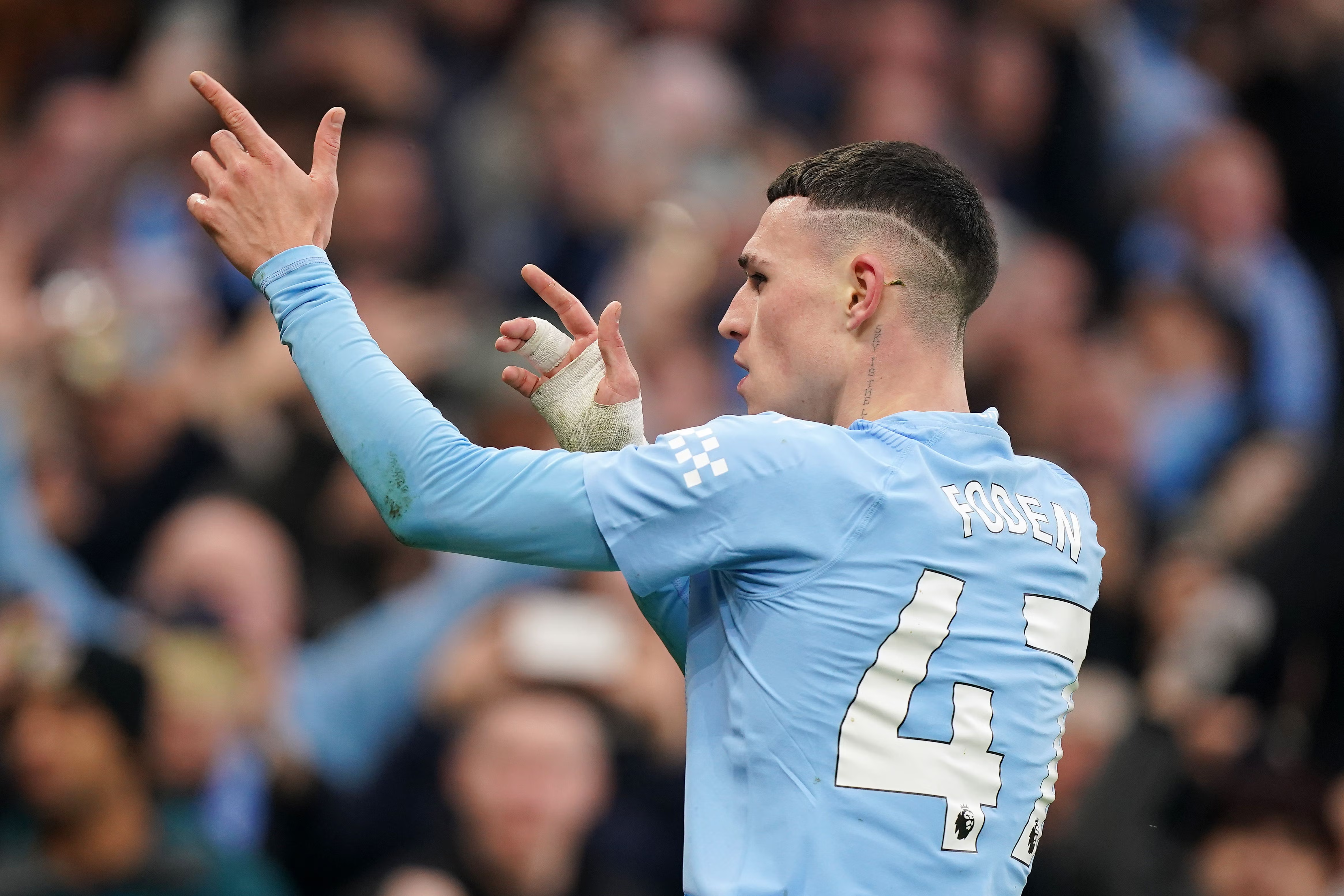 Phil Foden Manchester City Action Shot Soccer Wallpaper