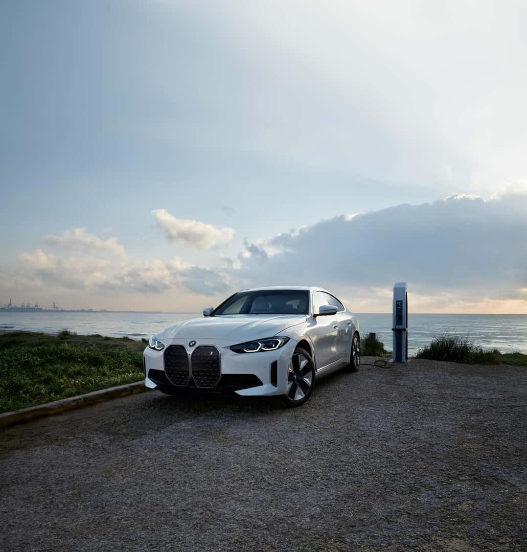 BMW i4 vs Tesla Model Y Meridian MS