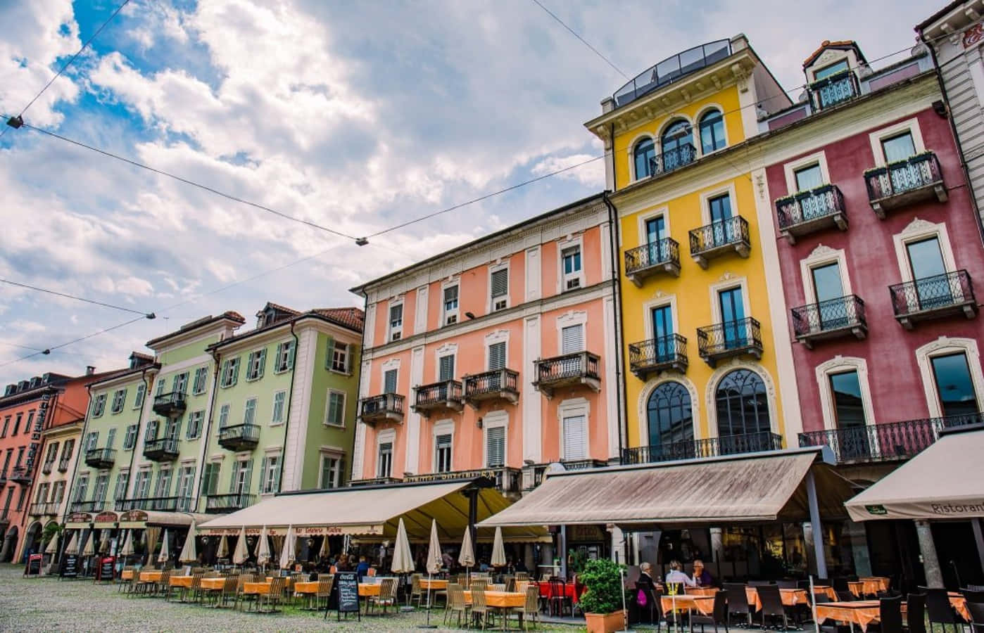 Locarno Wallpaper