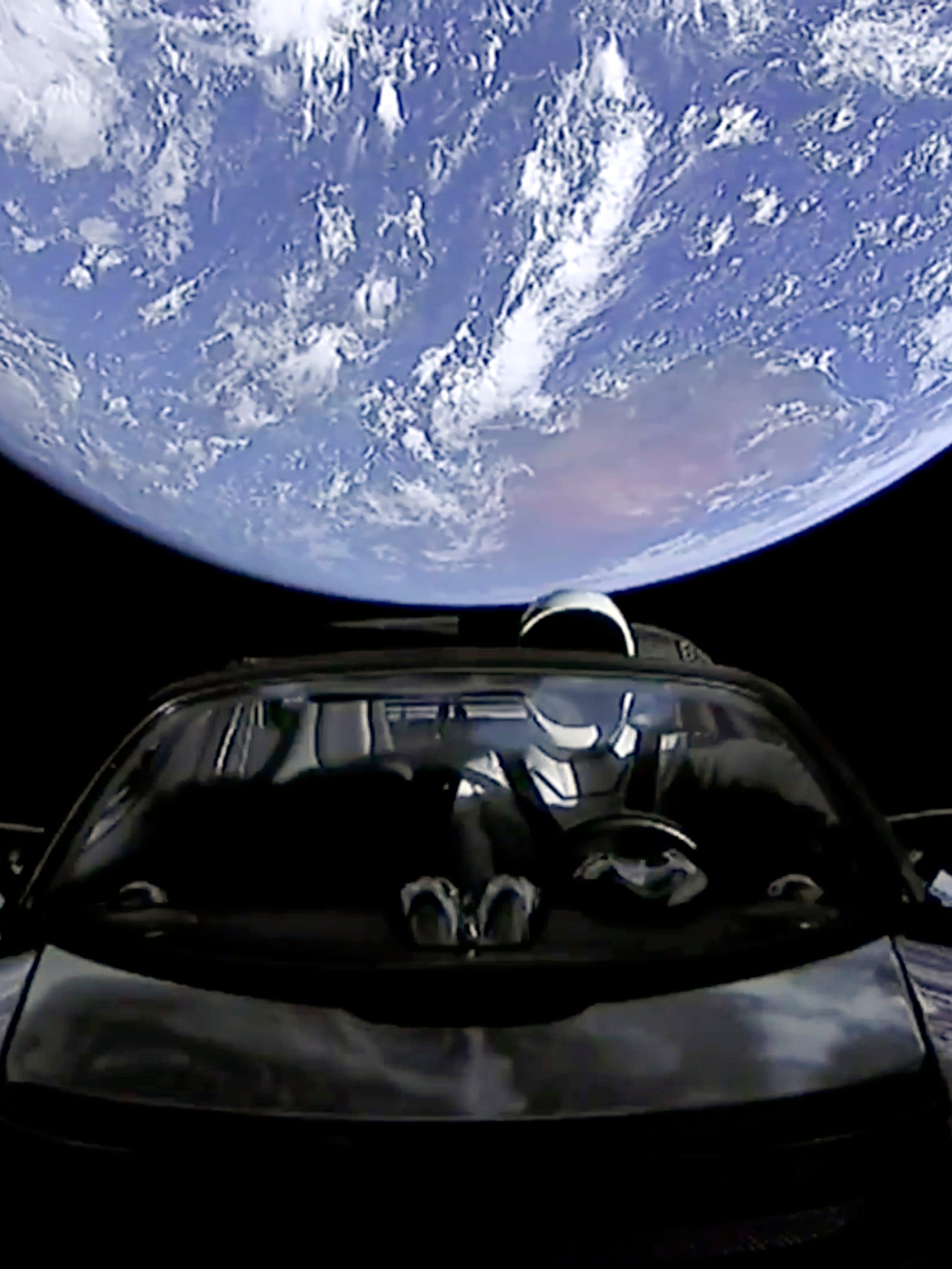 Elon Musk shares last mage of 'Starman