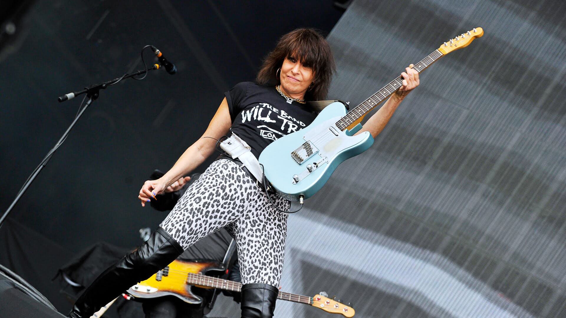 Chrissie Hynde stops The Pretenders