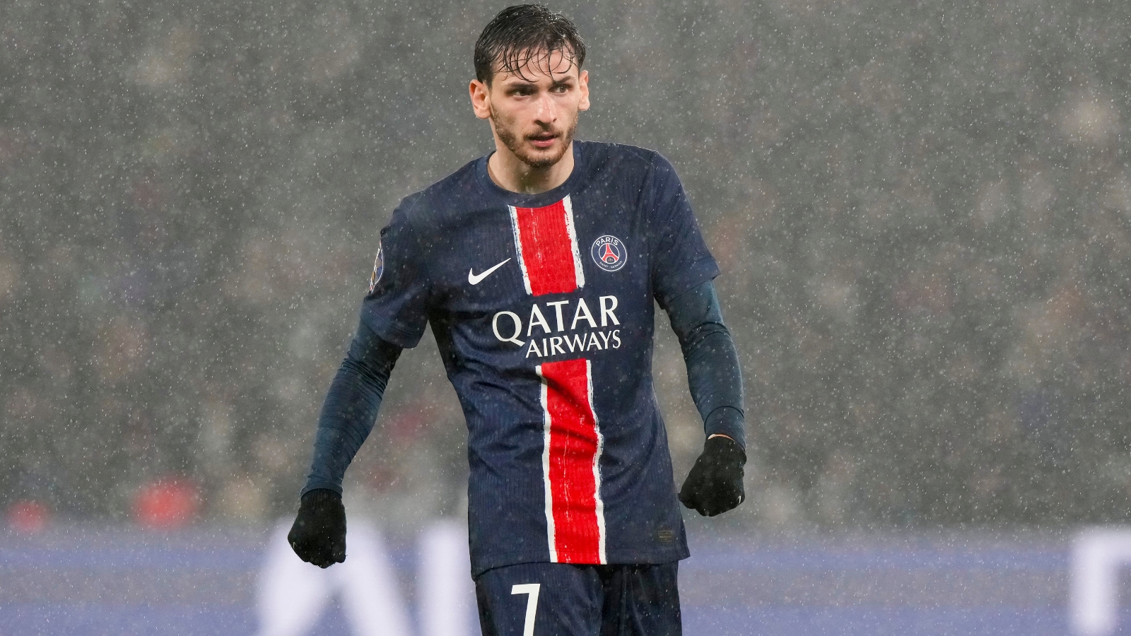 Kvaratskhelia Shines On PSG Debut, Sets