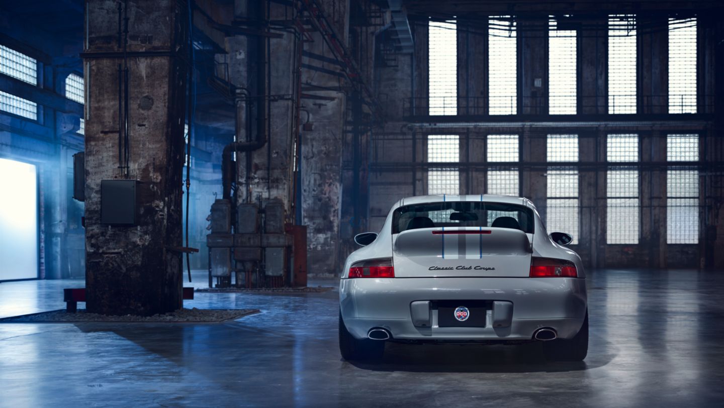 Porsche 911 Classic Club Coupe Heads to