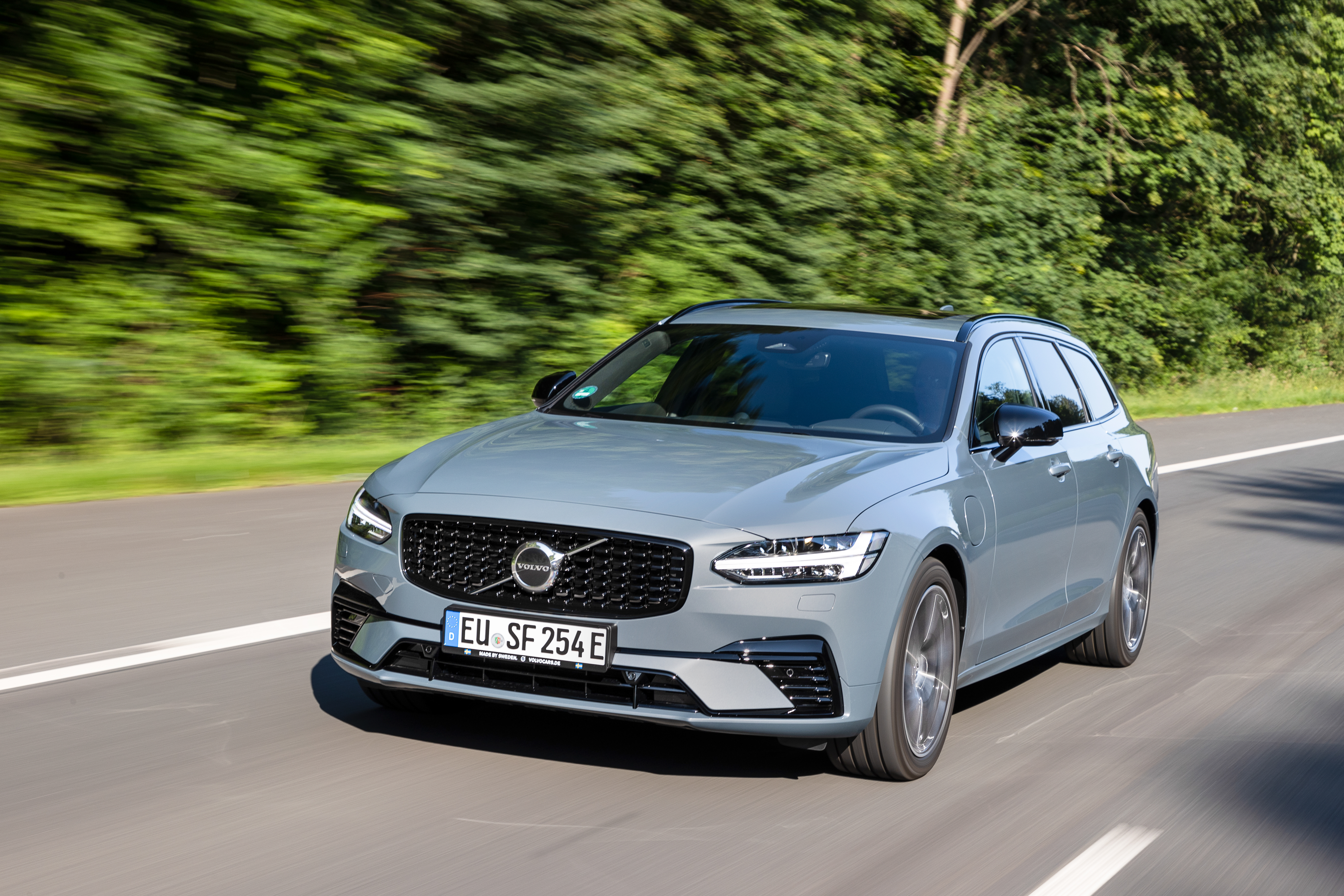 Download Vehicle Volvo V90 T6 AWD 4k