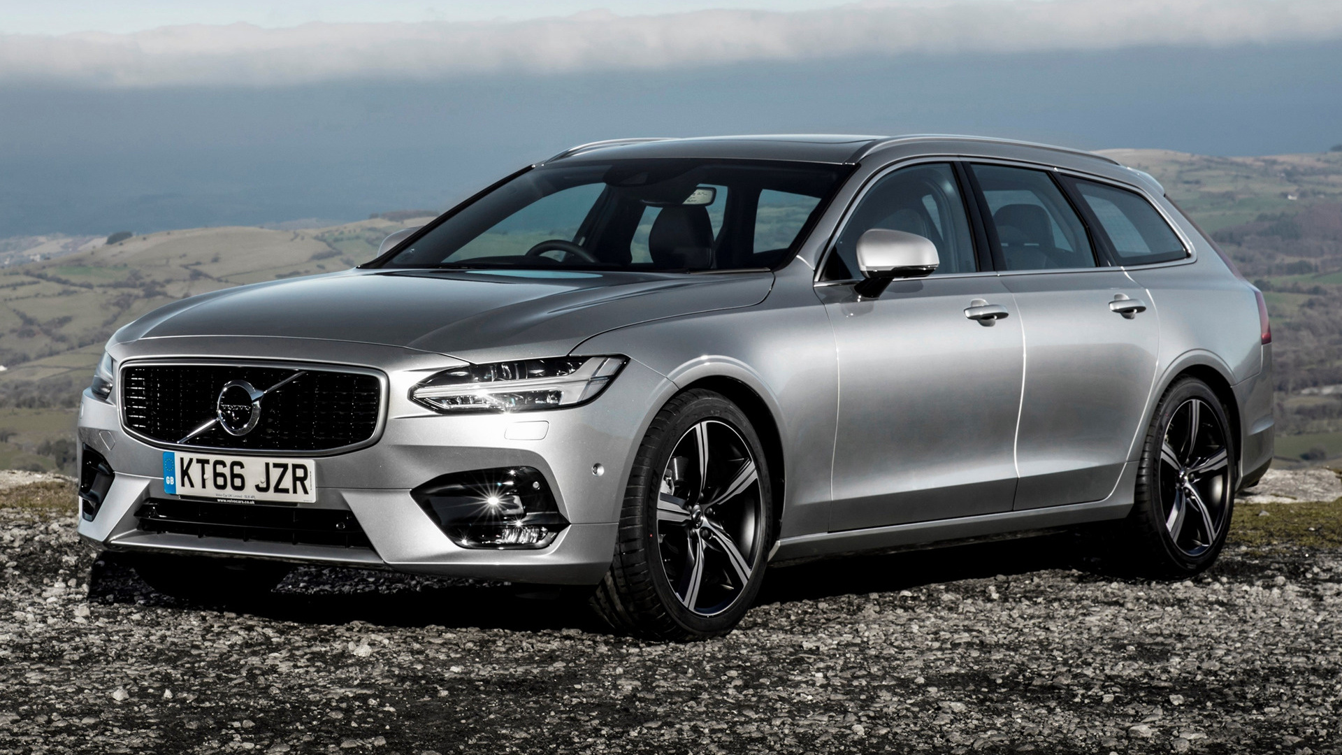 Volvo V90 R Design UK