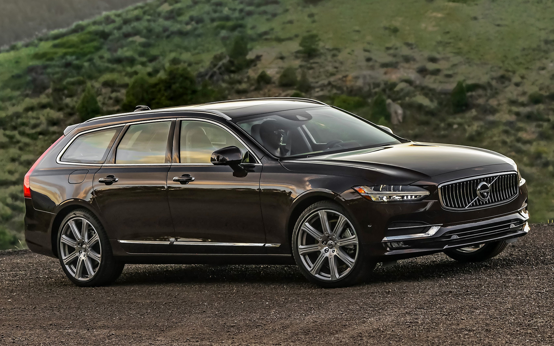 Volvo V90 (US) and HD