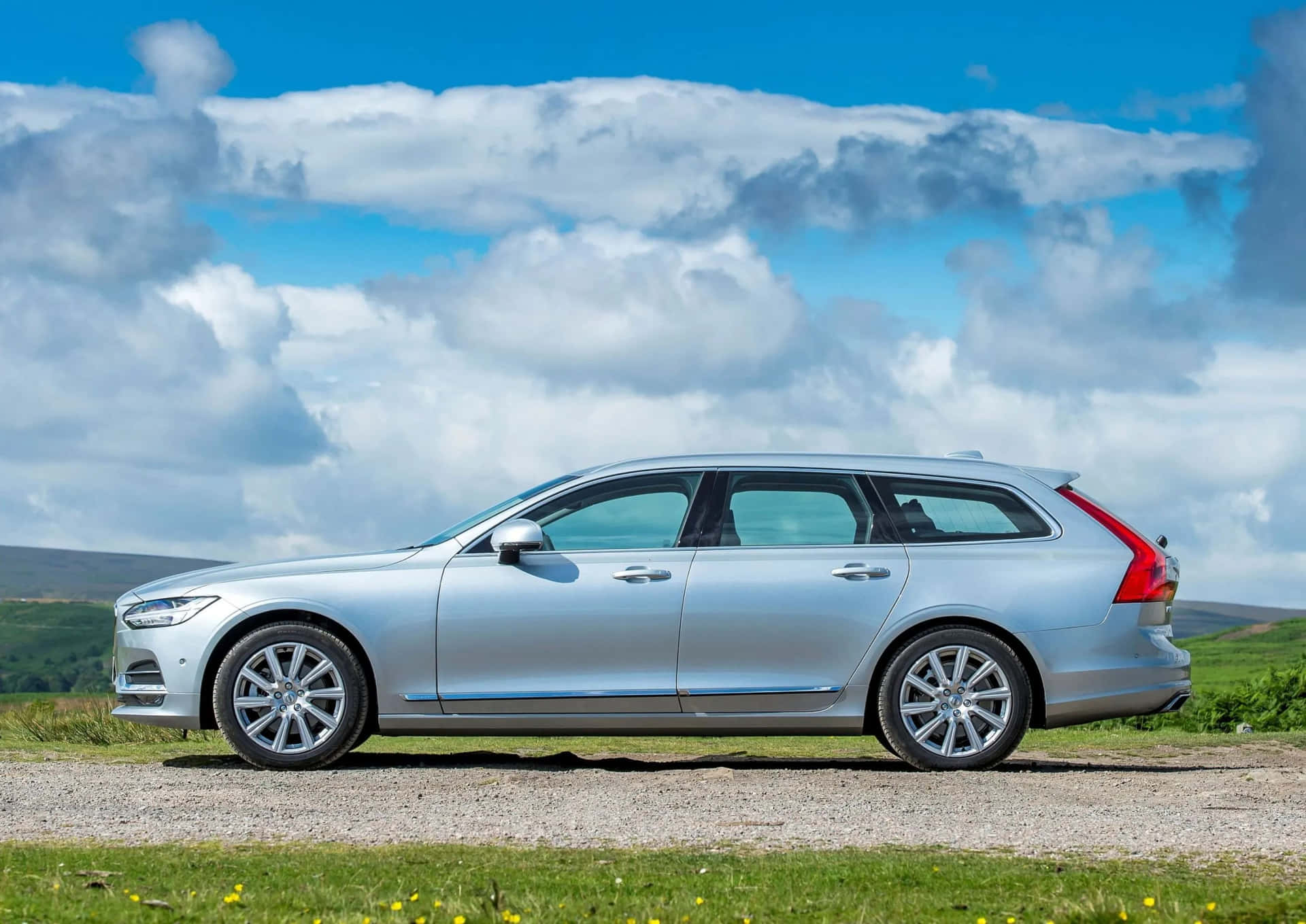 Stunning Volvo V90 Wallpaper