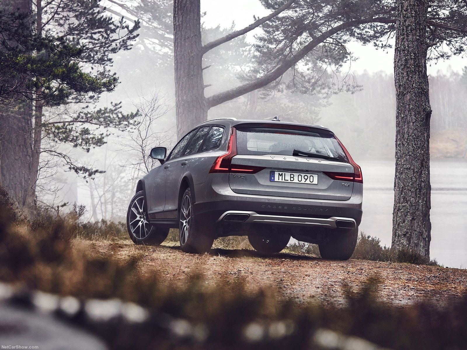 Volvo V90 picture. Volvo photo