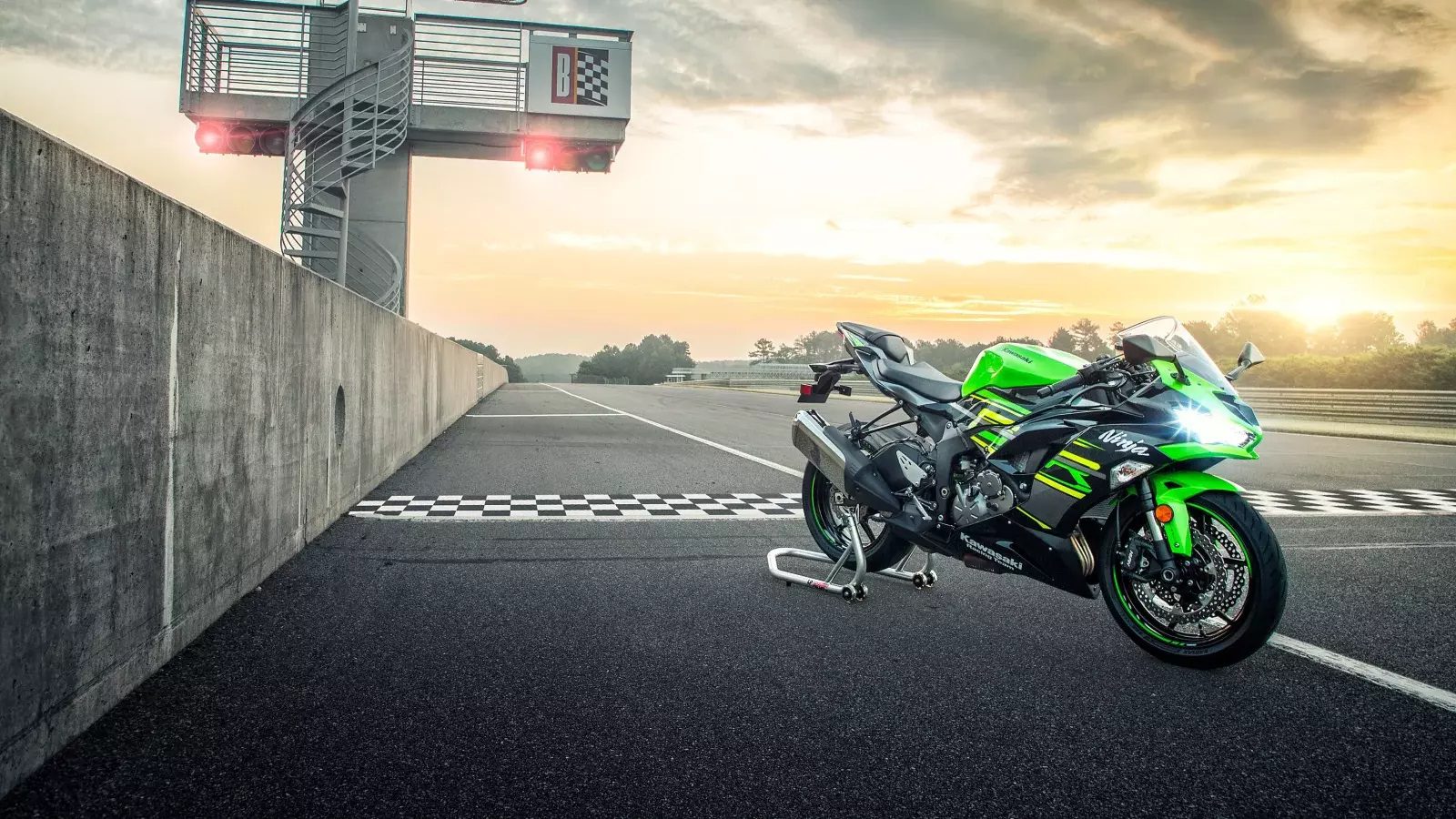 Kawasaki Ninja ZX6R Wallpaper