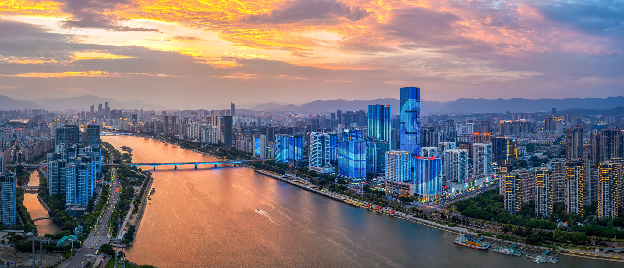 Unknown Skylines , China, r