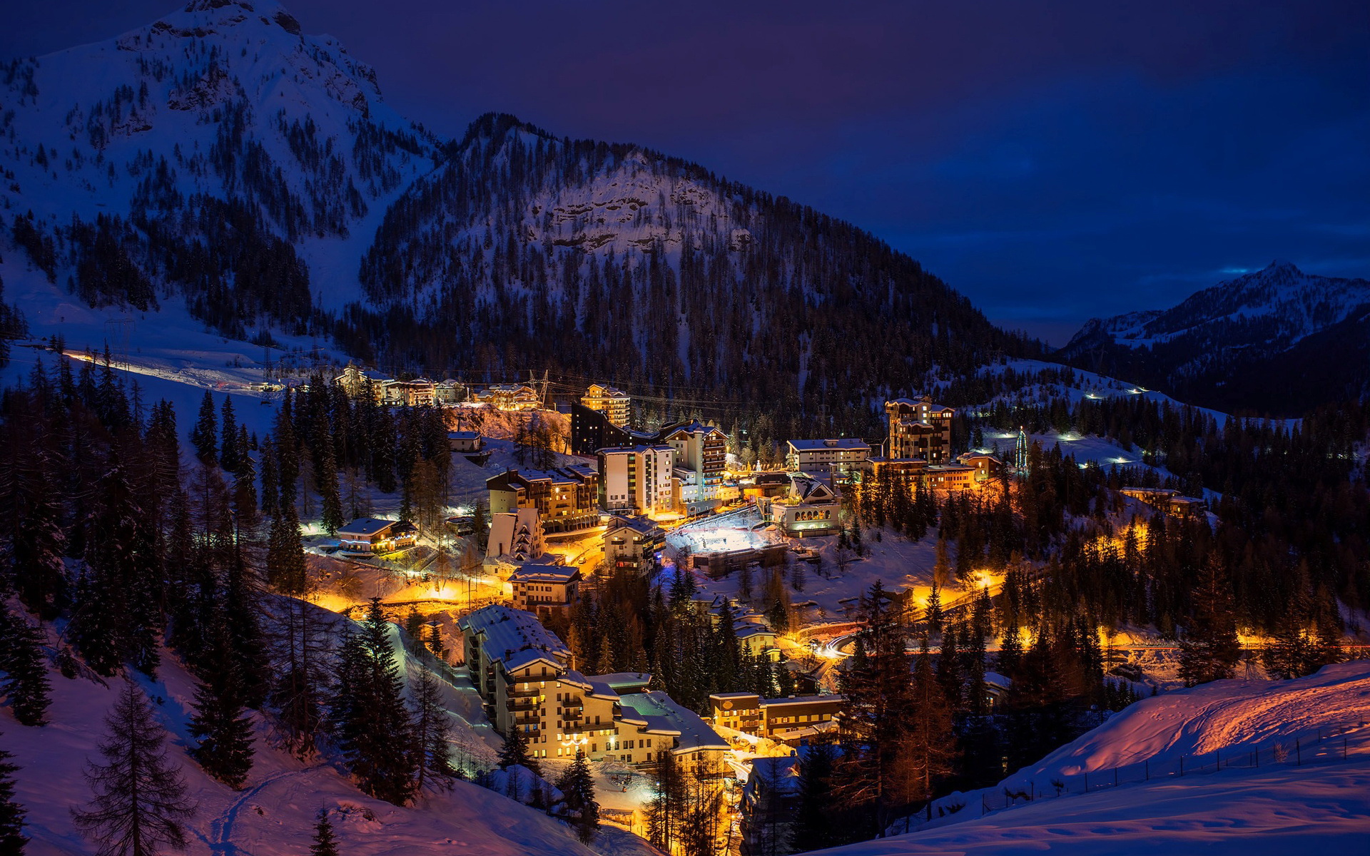 Download Man Made Bergamo HD Wallpaper