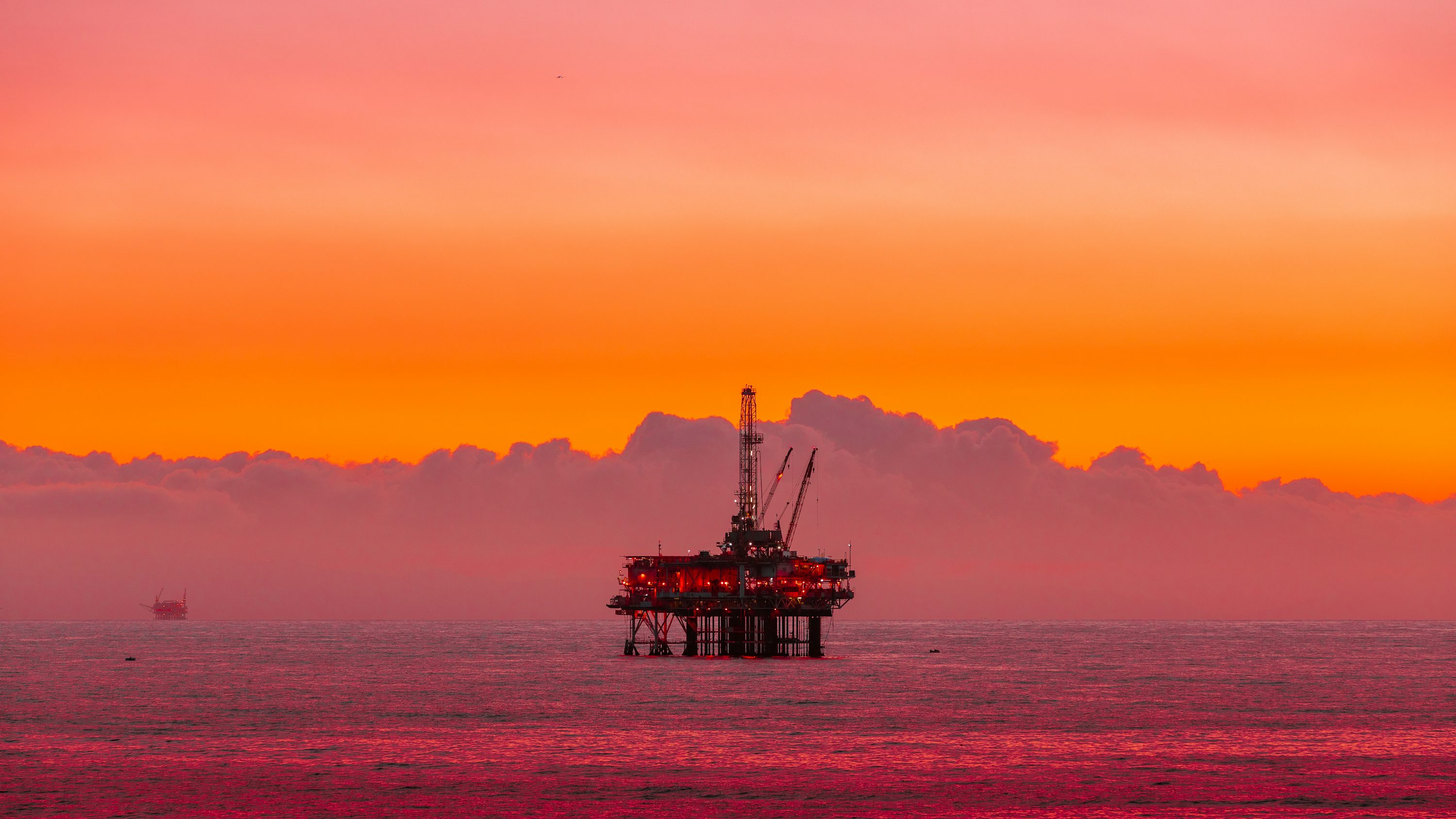 An oil rig in the middle of the ocean