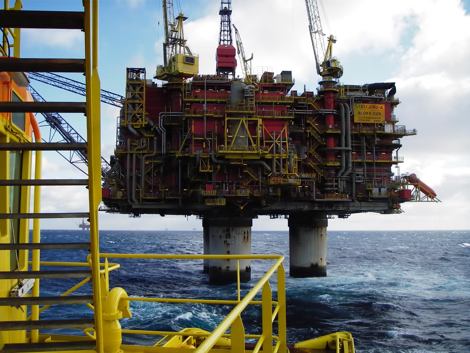 Download Man Made Oil Platform Wallpaper