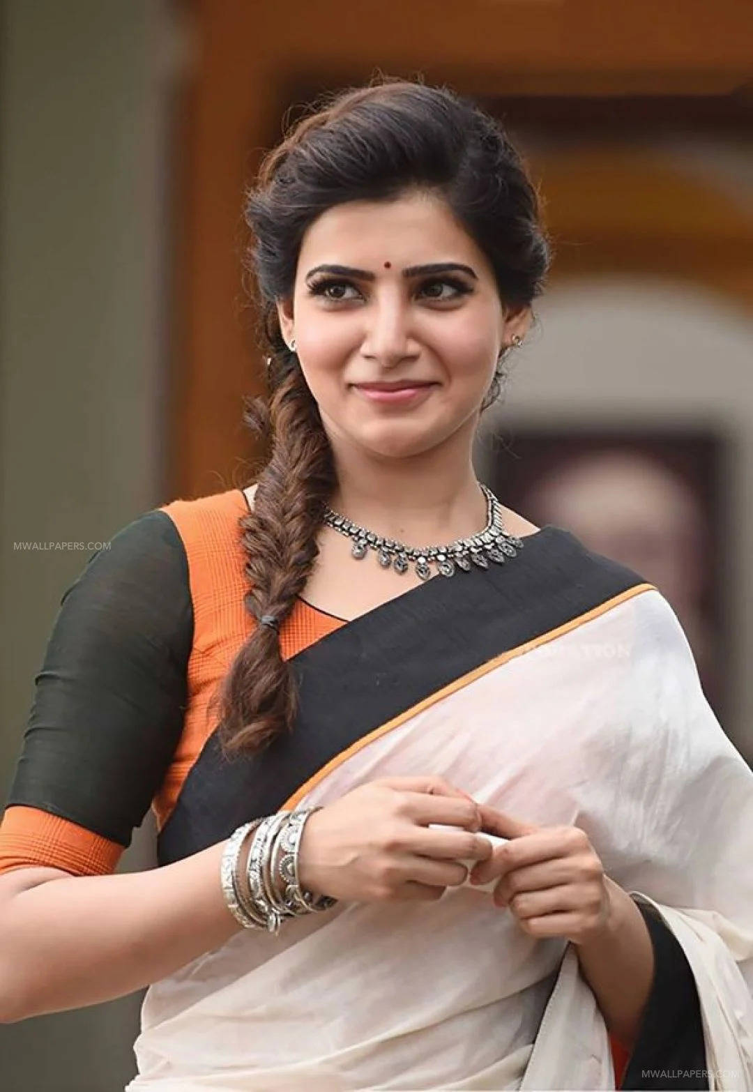 Akkineni Samantha HD In Saree Wallpaper
