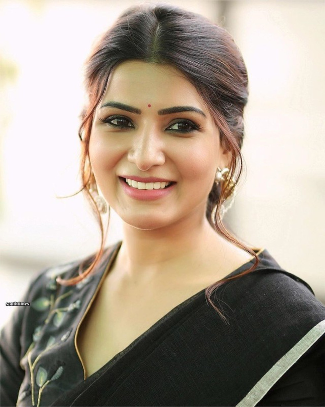 Samantha Ruth Prabhu Poster Multicolor