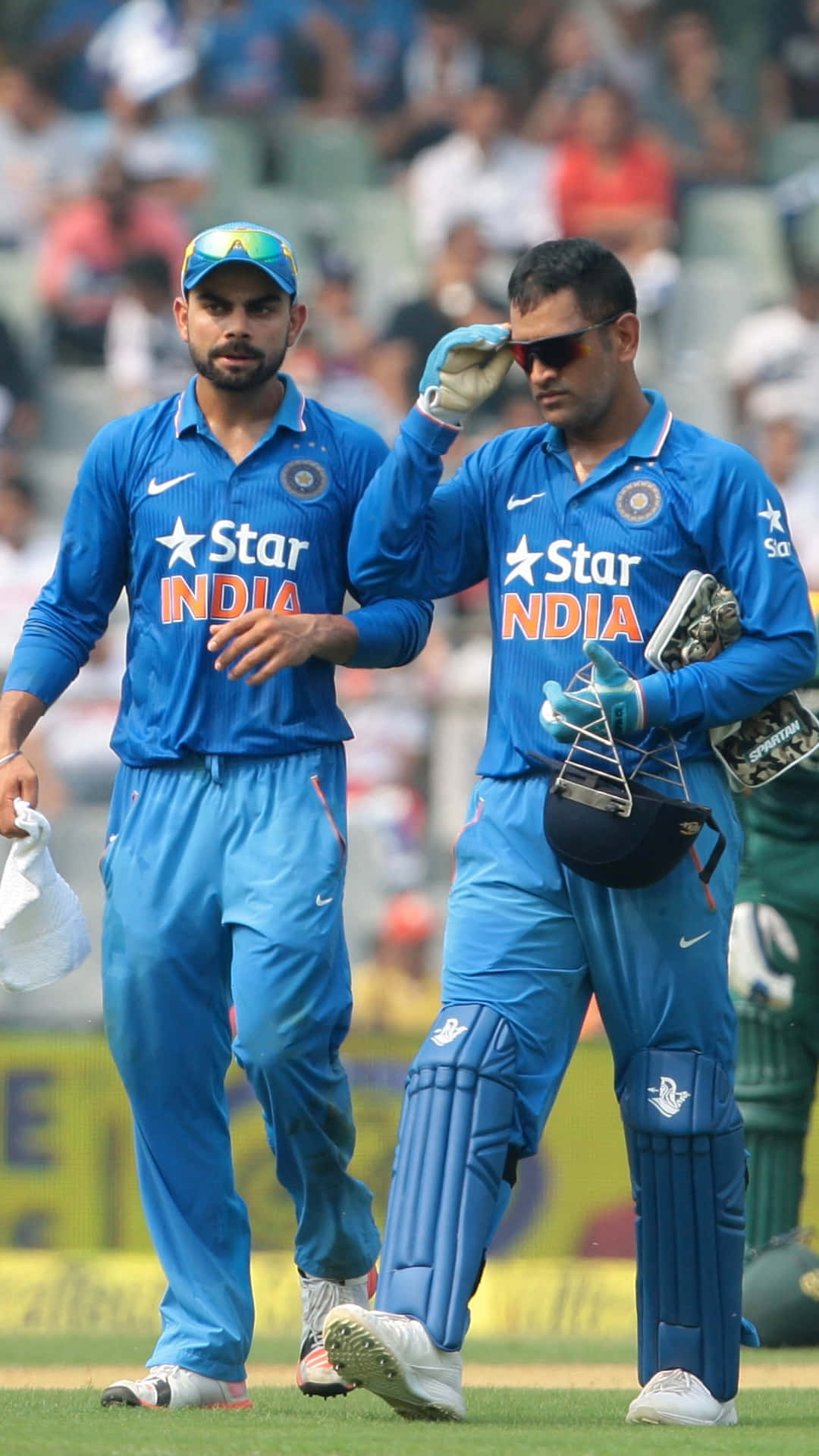 Virat Kohli And Dhoni Wallpaper