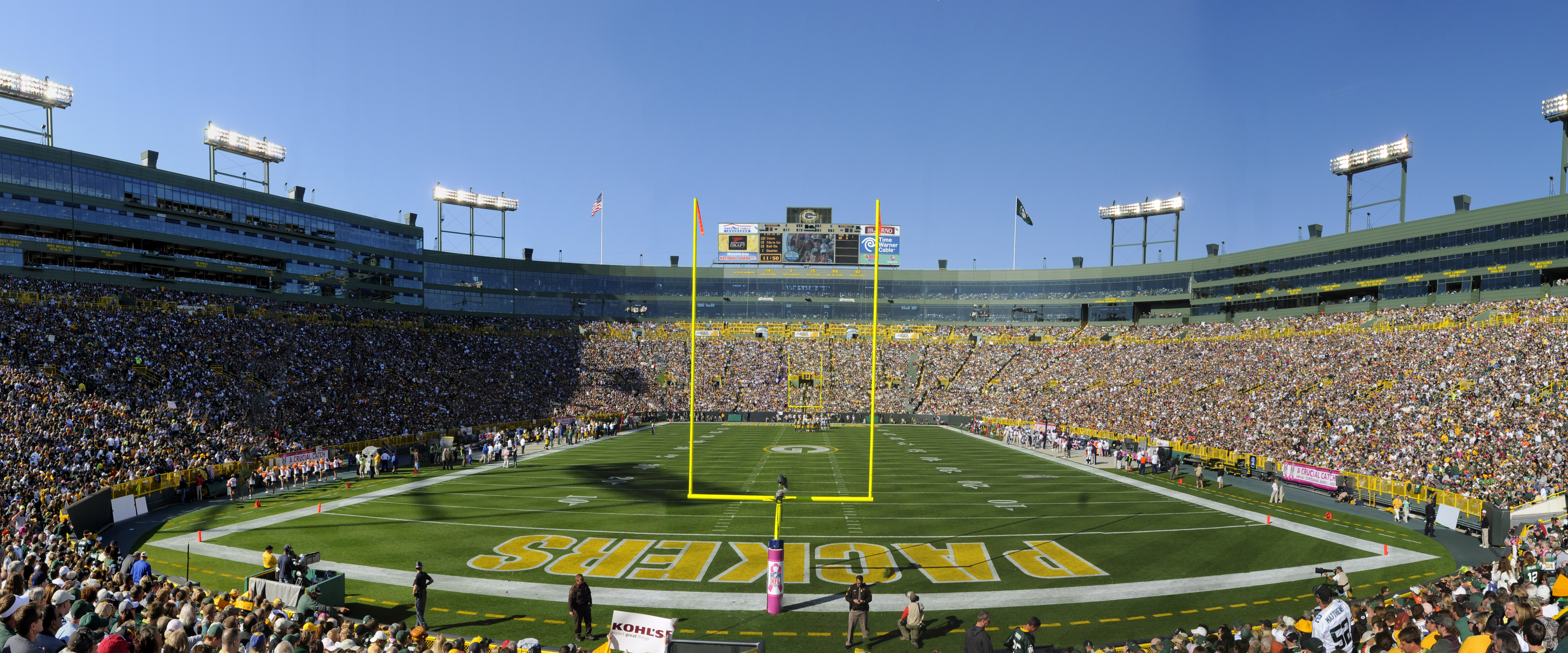 dual monitor wallpaper of Lambeau Field