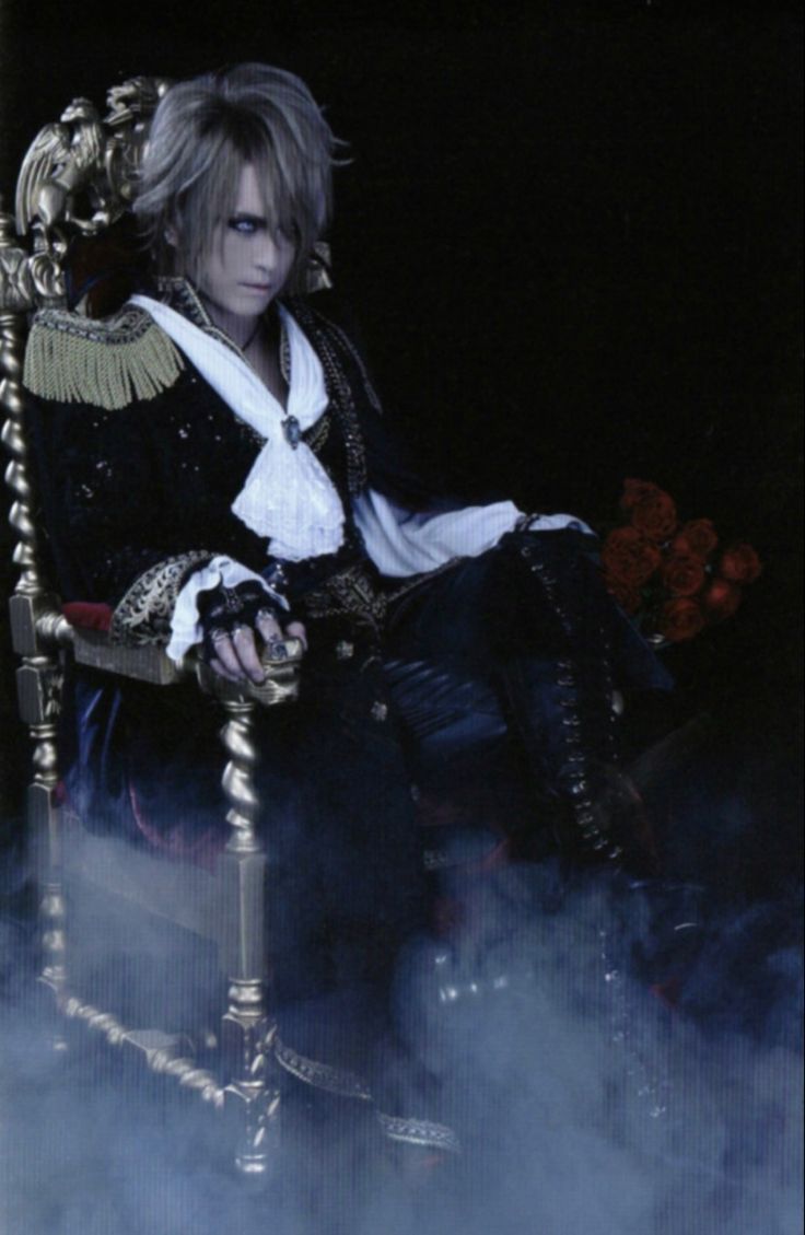 Kamijo. Kamijo, Visual kei, Pretty people