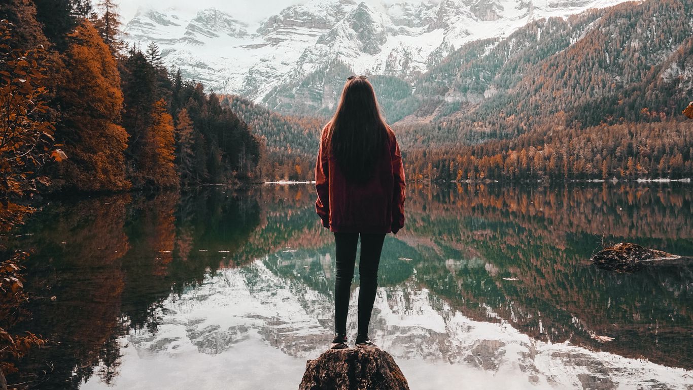 Download wallpaper 1366x768 girl, alone