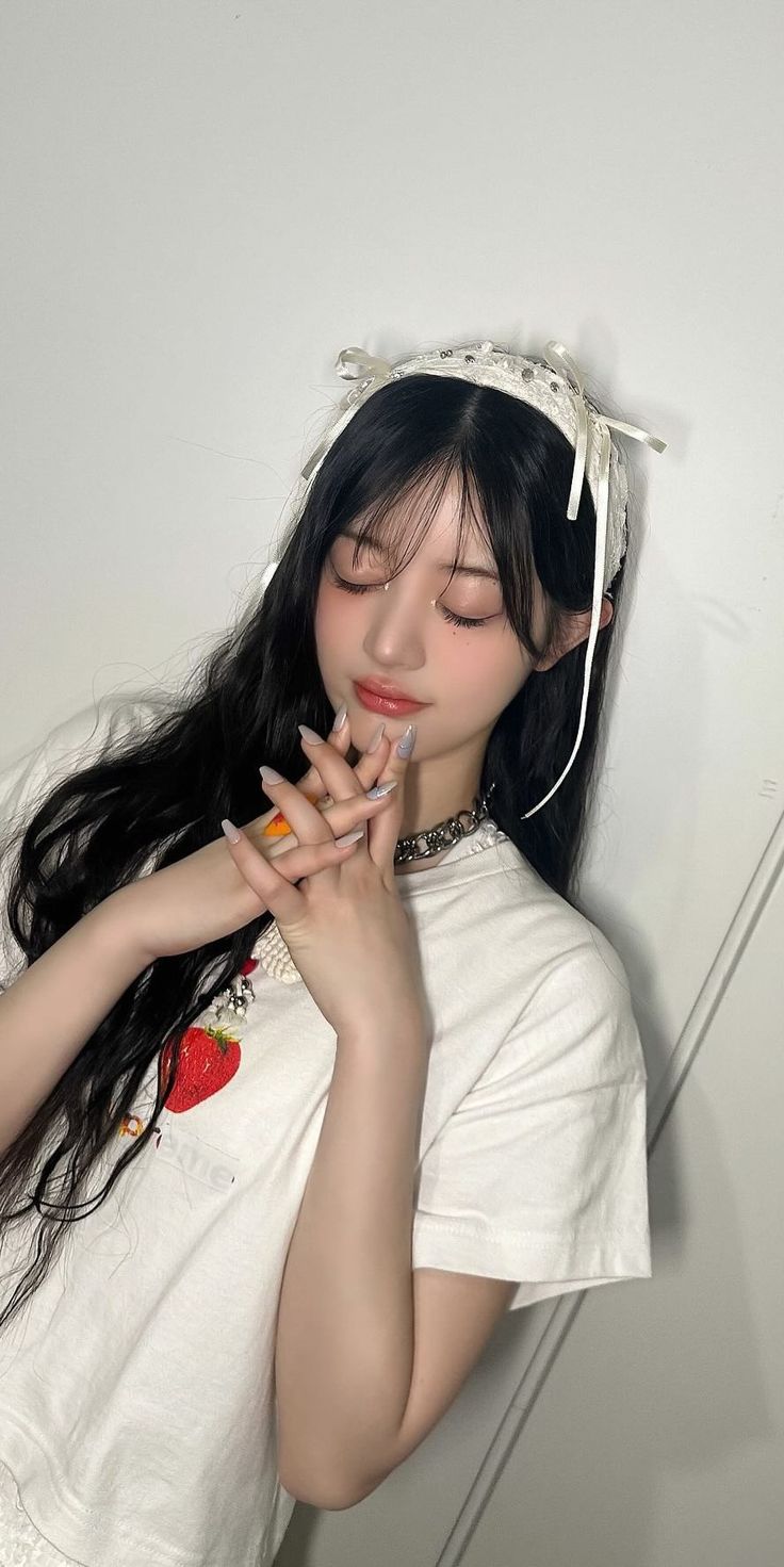 minju [ illit ] lockscreen ♡