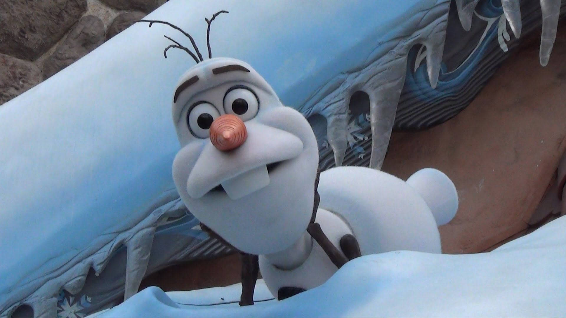 Download free Olaf Snowy Roof Wallpaper