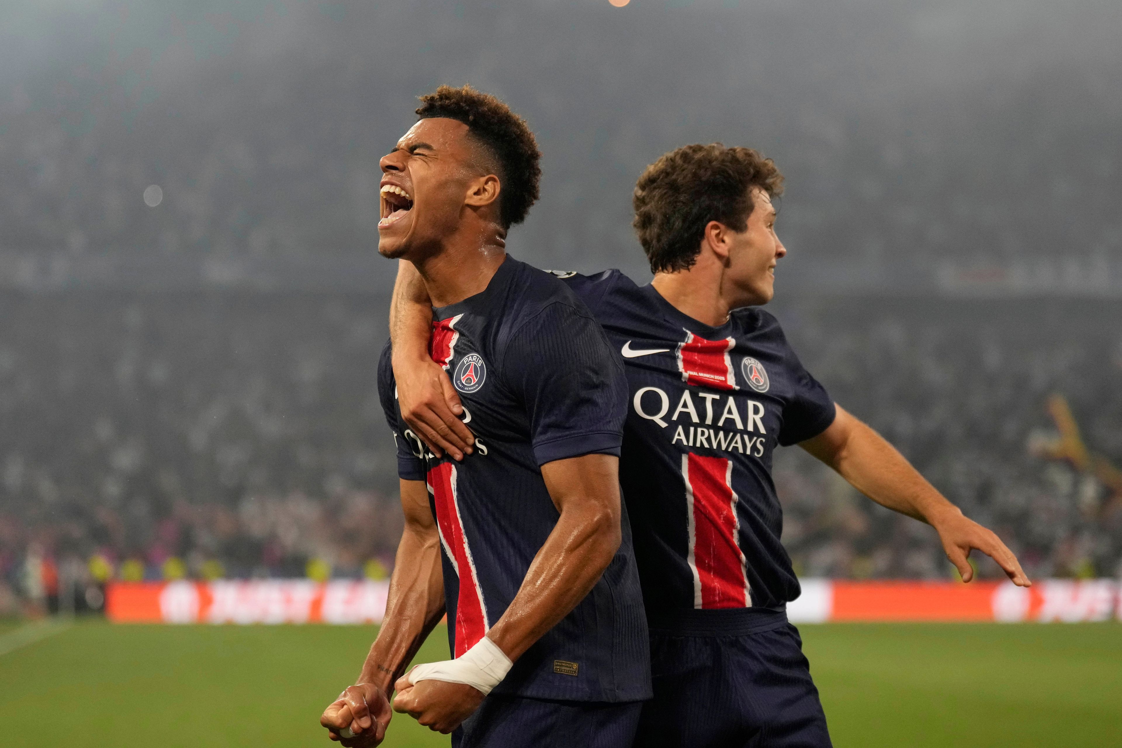 AP PHOTOS: PSG Leads 2 0 Against Inter