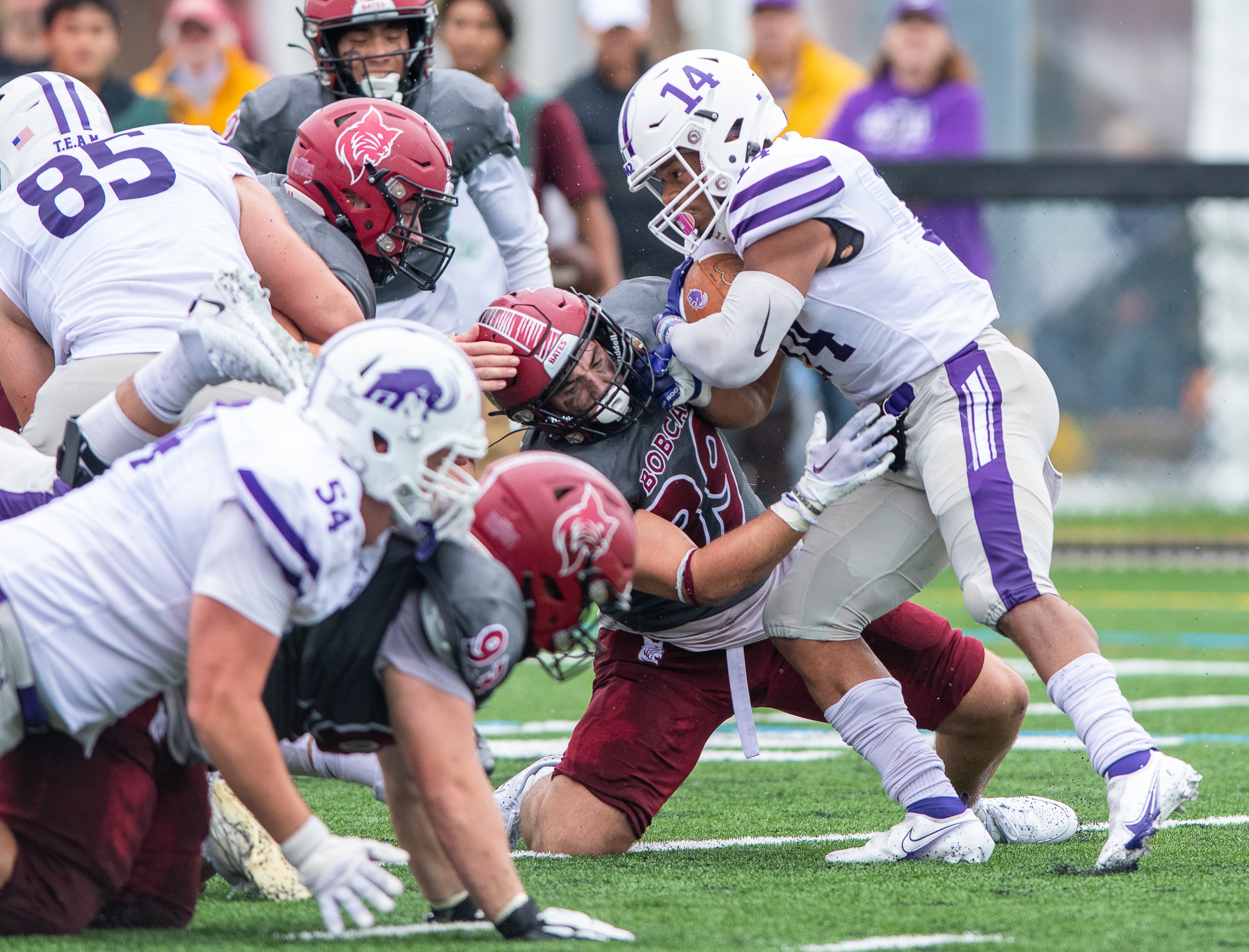 College football: Bates doesn't make