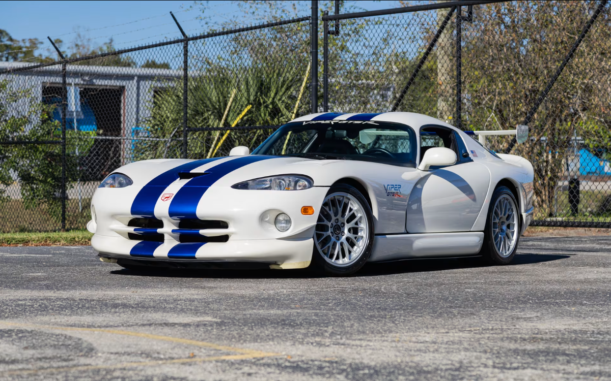 Rare 1998 Dodge Viper GTS R Coupe Heads