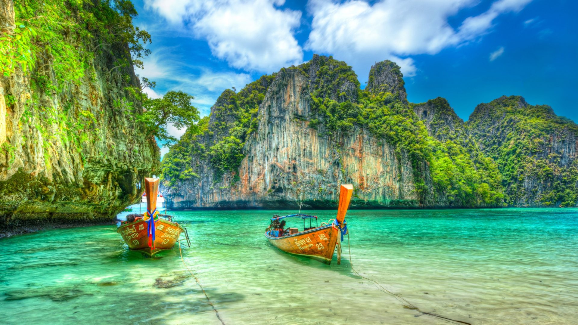 Maya Bay Ko Phi Phi Leh in Thailand