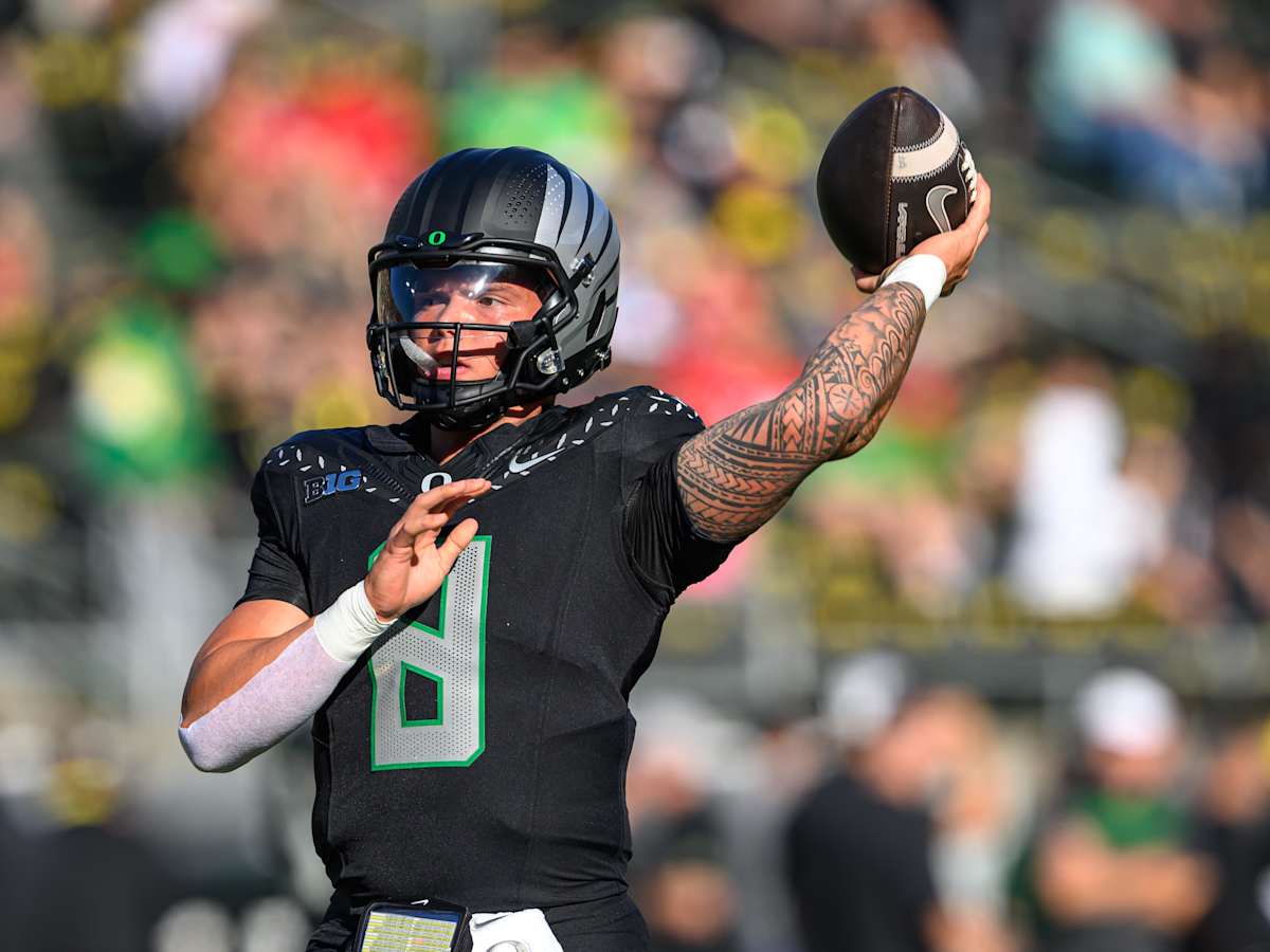 Oregon Ducks' Dillon Gabriel Explodes