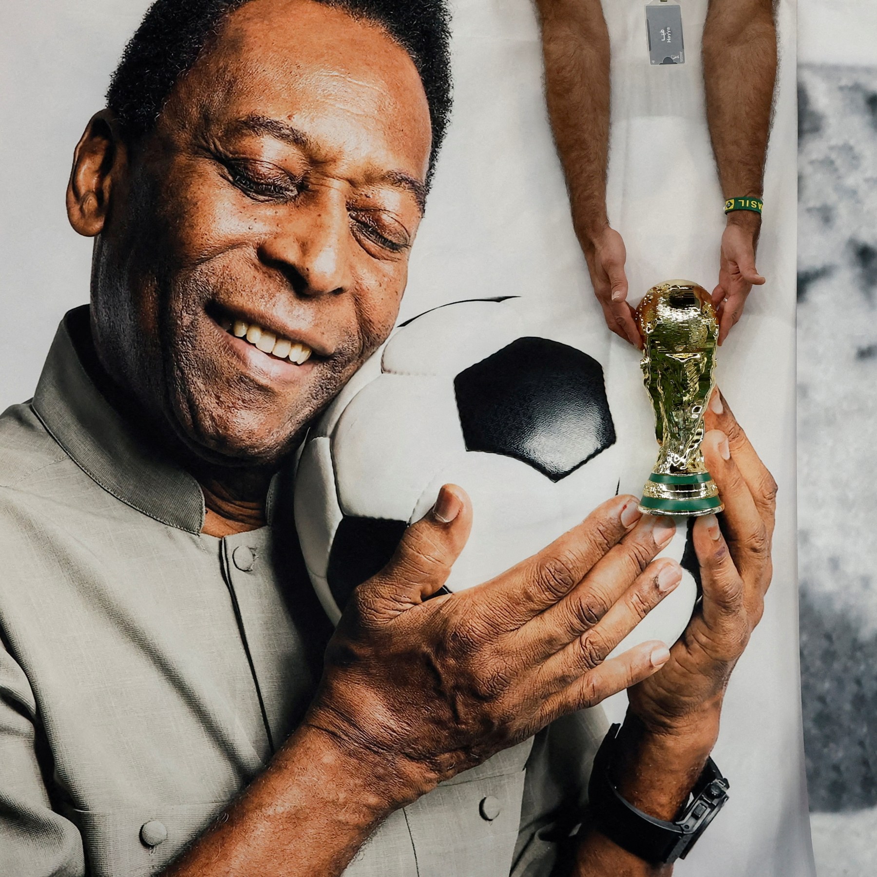 Photos: World mourns Pele, the king