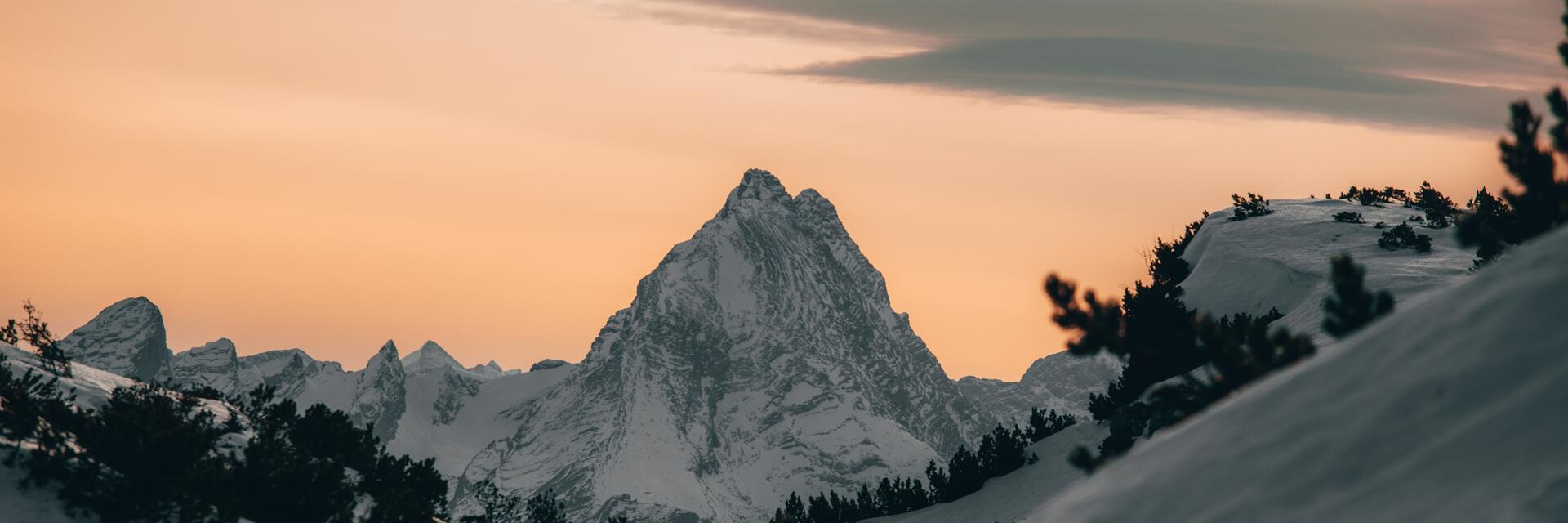 Wallpaper mountains hills dusk