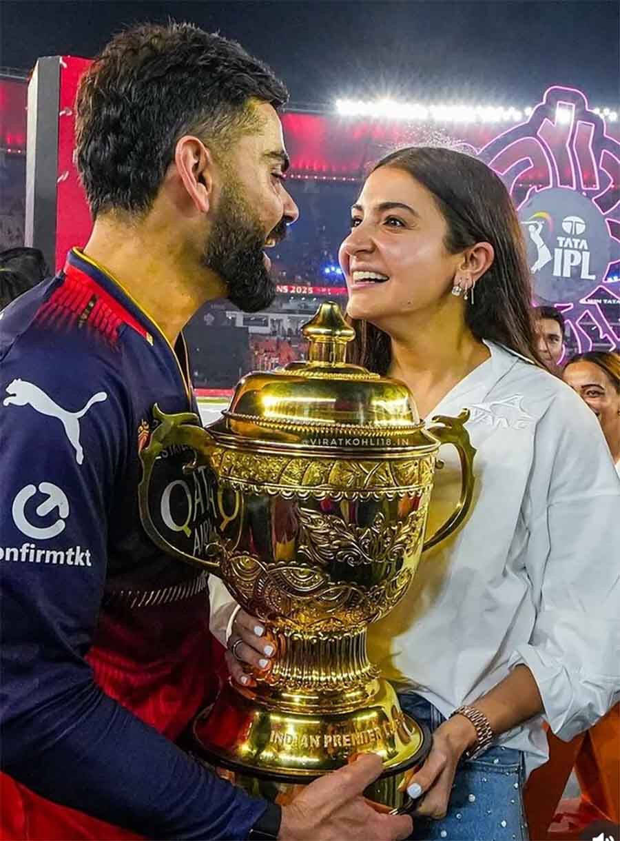 Photos & Videos: Virat Kohli