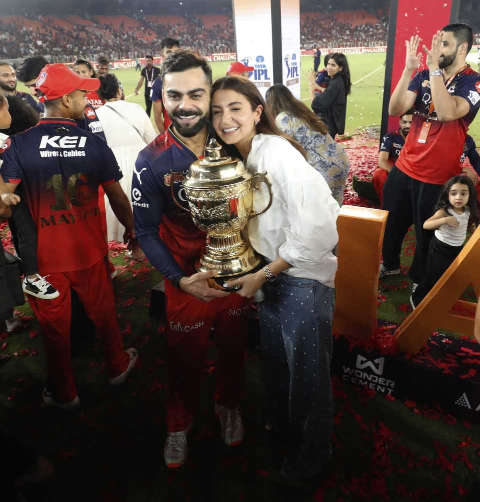 Cricket Photo vs RCB, Final