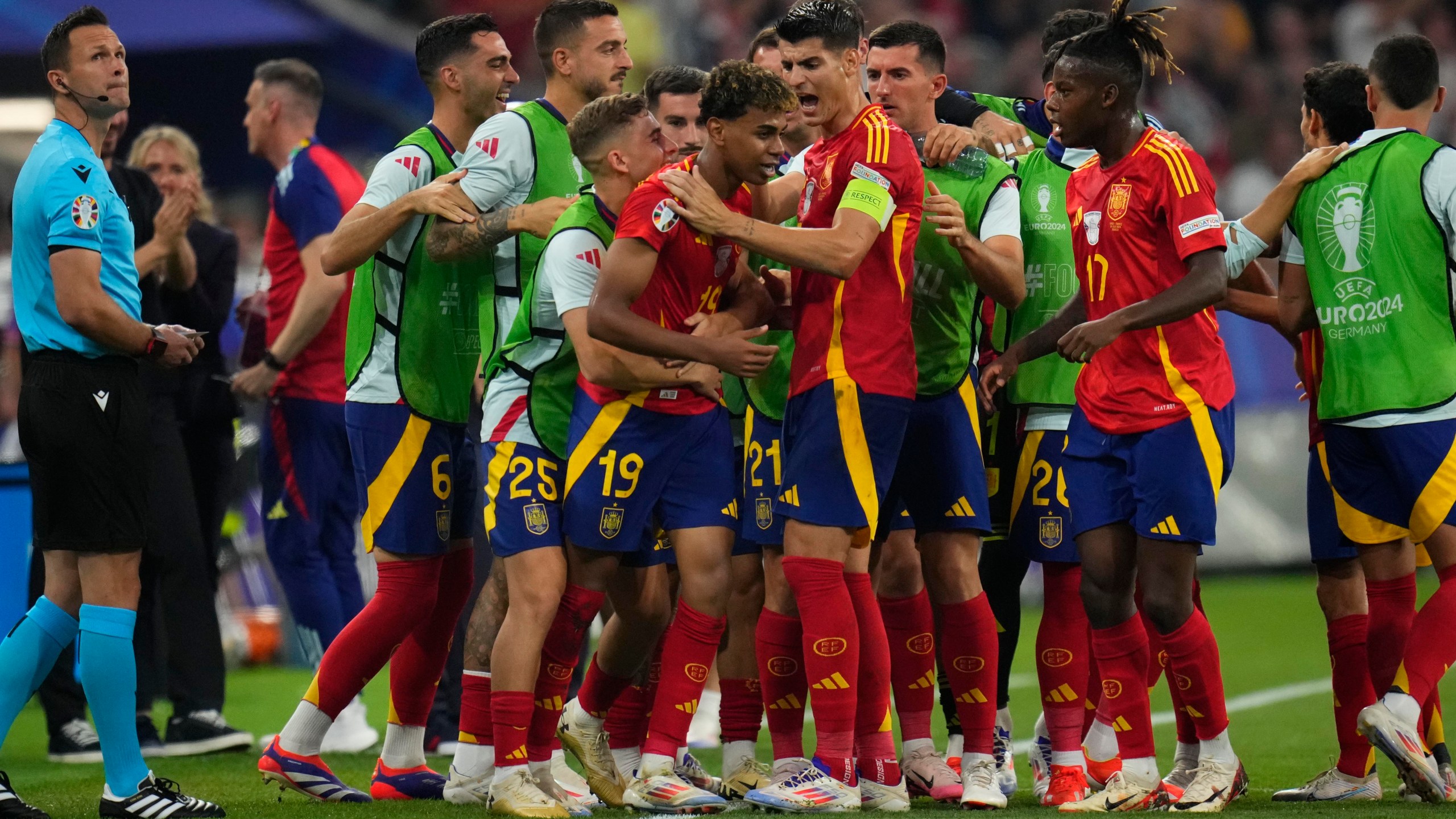 Lamine Yamal becomes youngest scorer