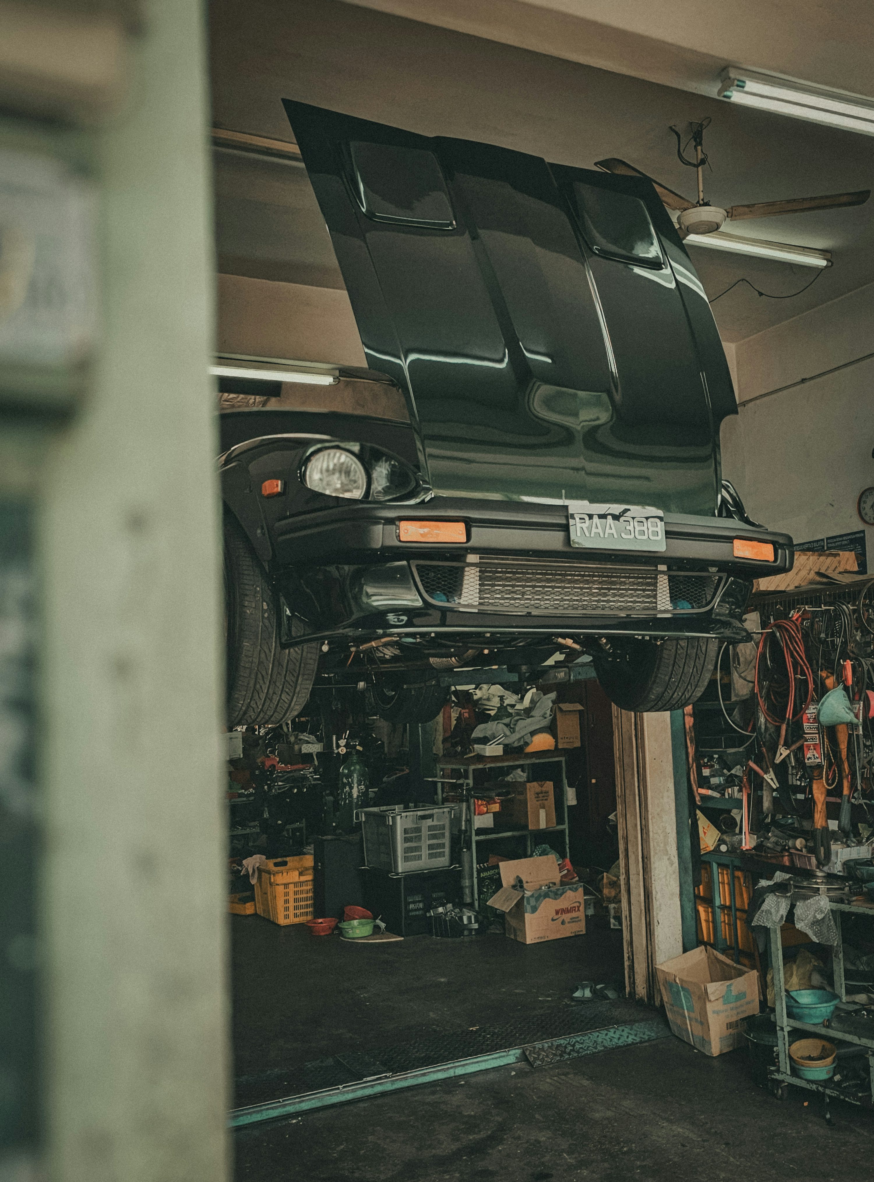 Car Repair Shop Picture. Download