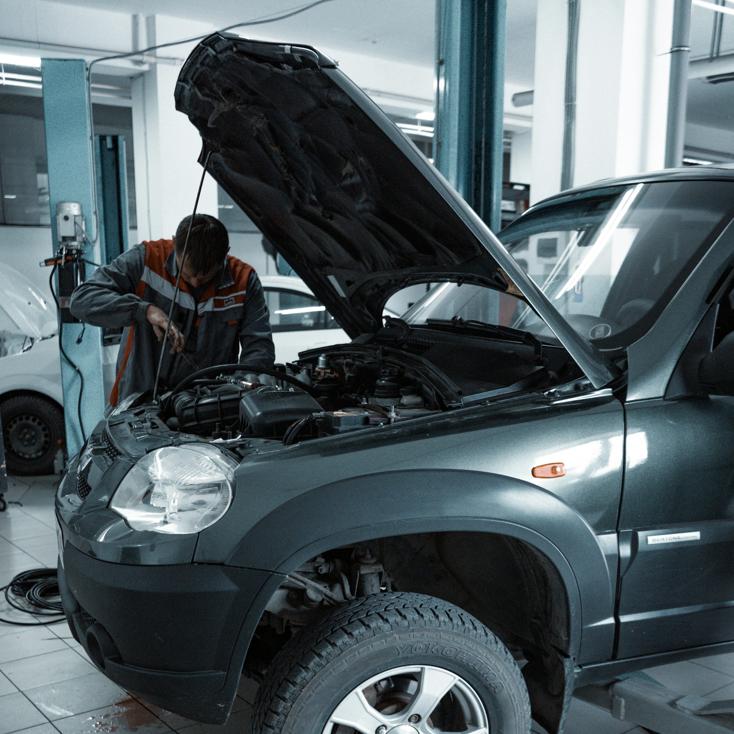 Car Repair Picture. Download