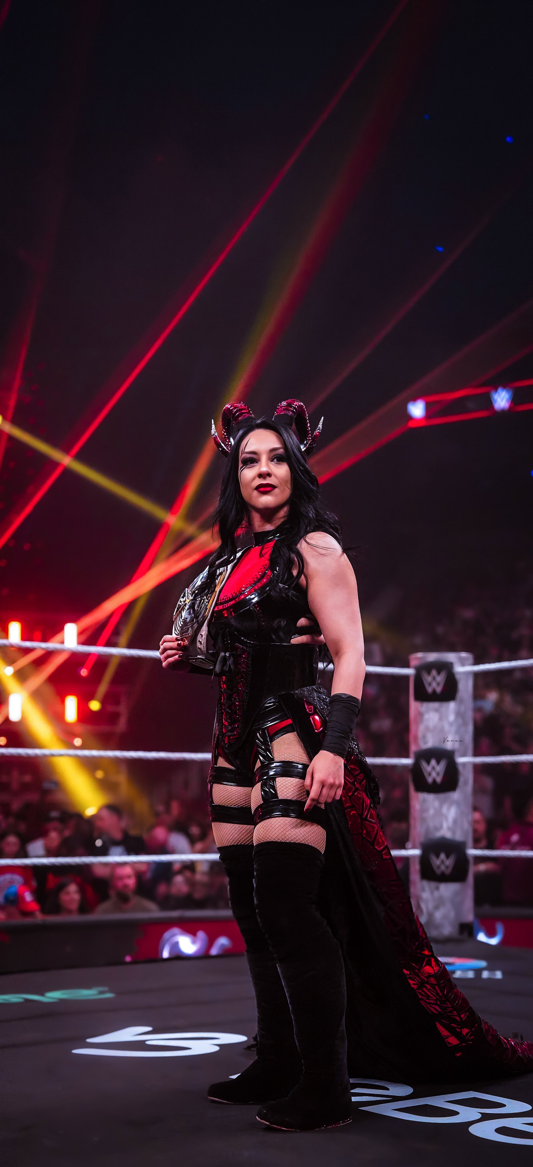 Stephanie Vaquer Wallpaper