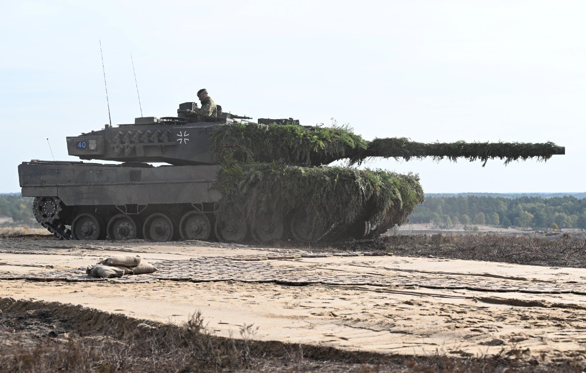 Why Leopard 2 Tanks Would Make 'Crucial