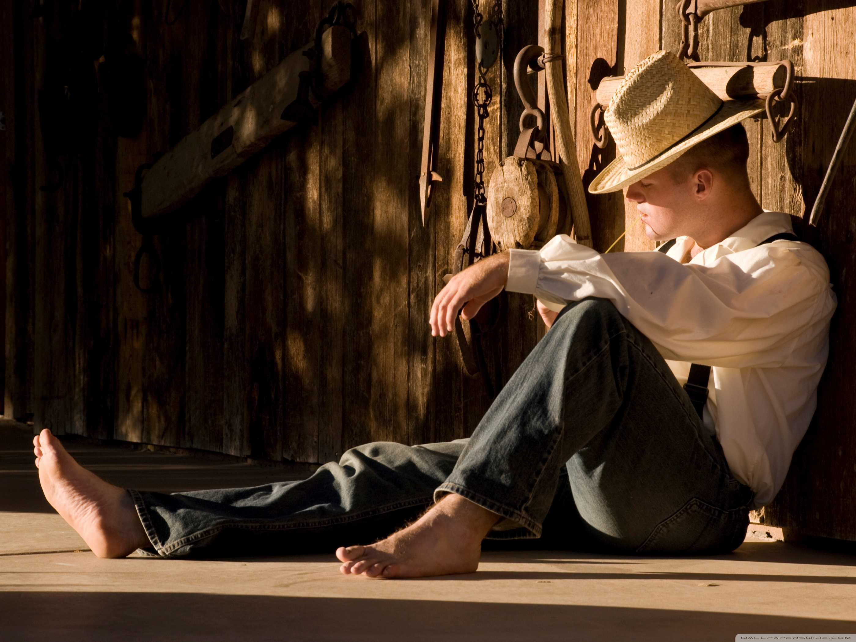 Men Relaxing 4K UHD Wallpaper