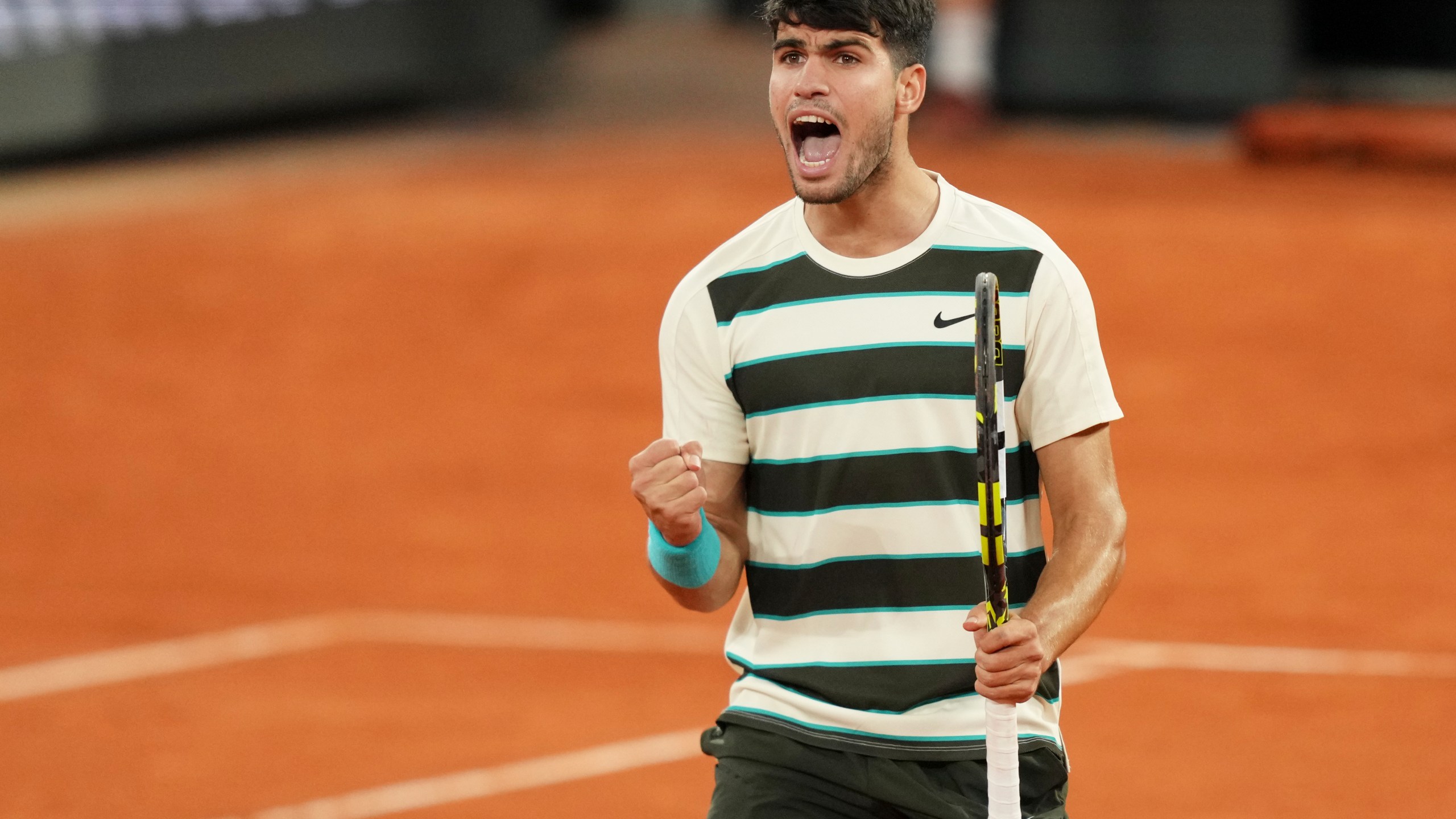 French Open: Sinner beats Djokovic to set up final against defending champion Alcaraz