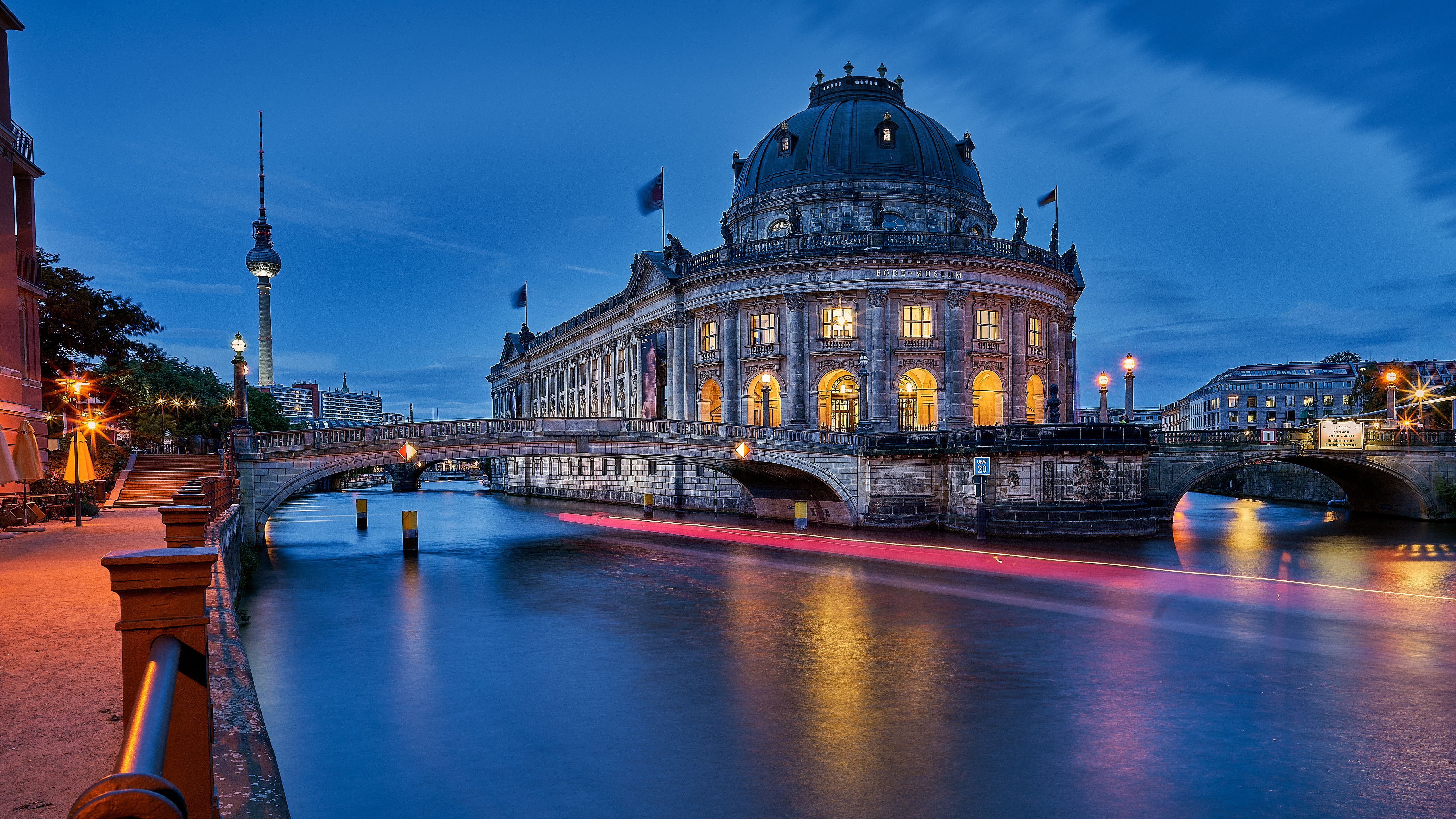 Berlin, Germany Desktop wallpaper 600x382