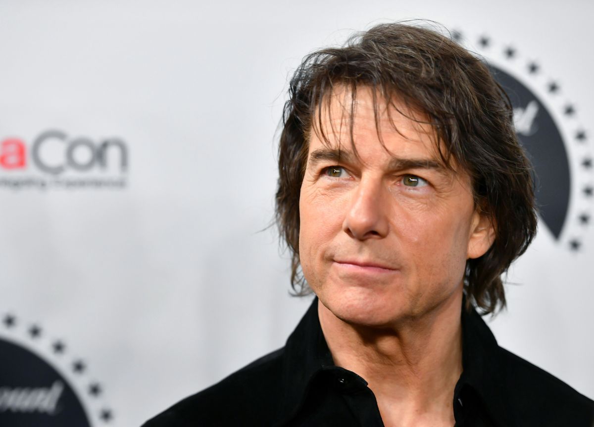 Shirtless Tom Cruise Has Fans in Disbelief