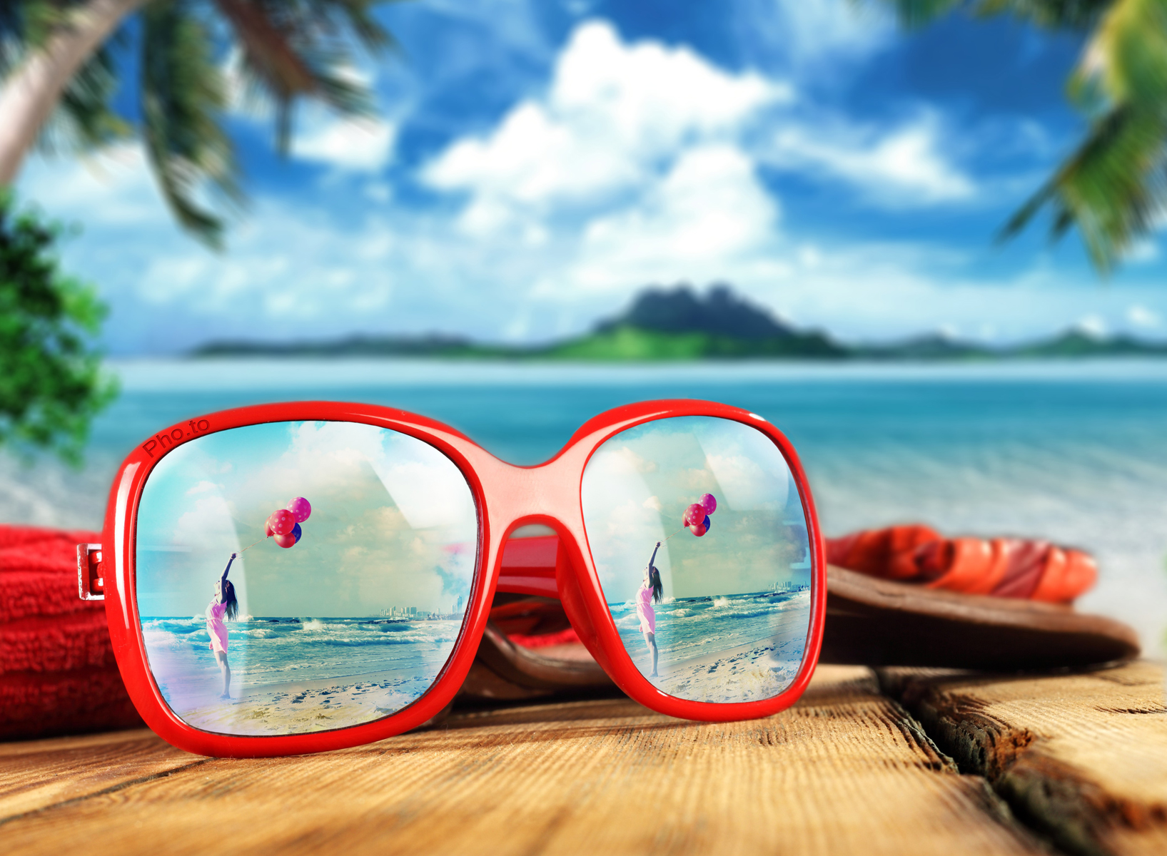 Sunglasses photo frame. Reflection