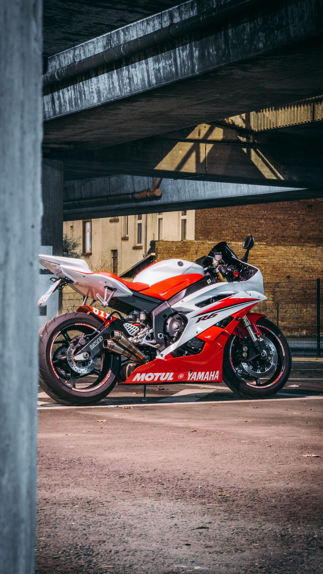 Download wallpaper 1350x2400 yamaha r6