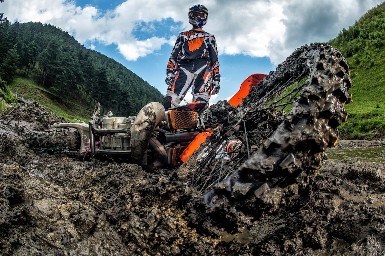 Hard Enduro Video: Watch amazing super