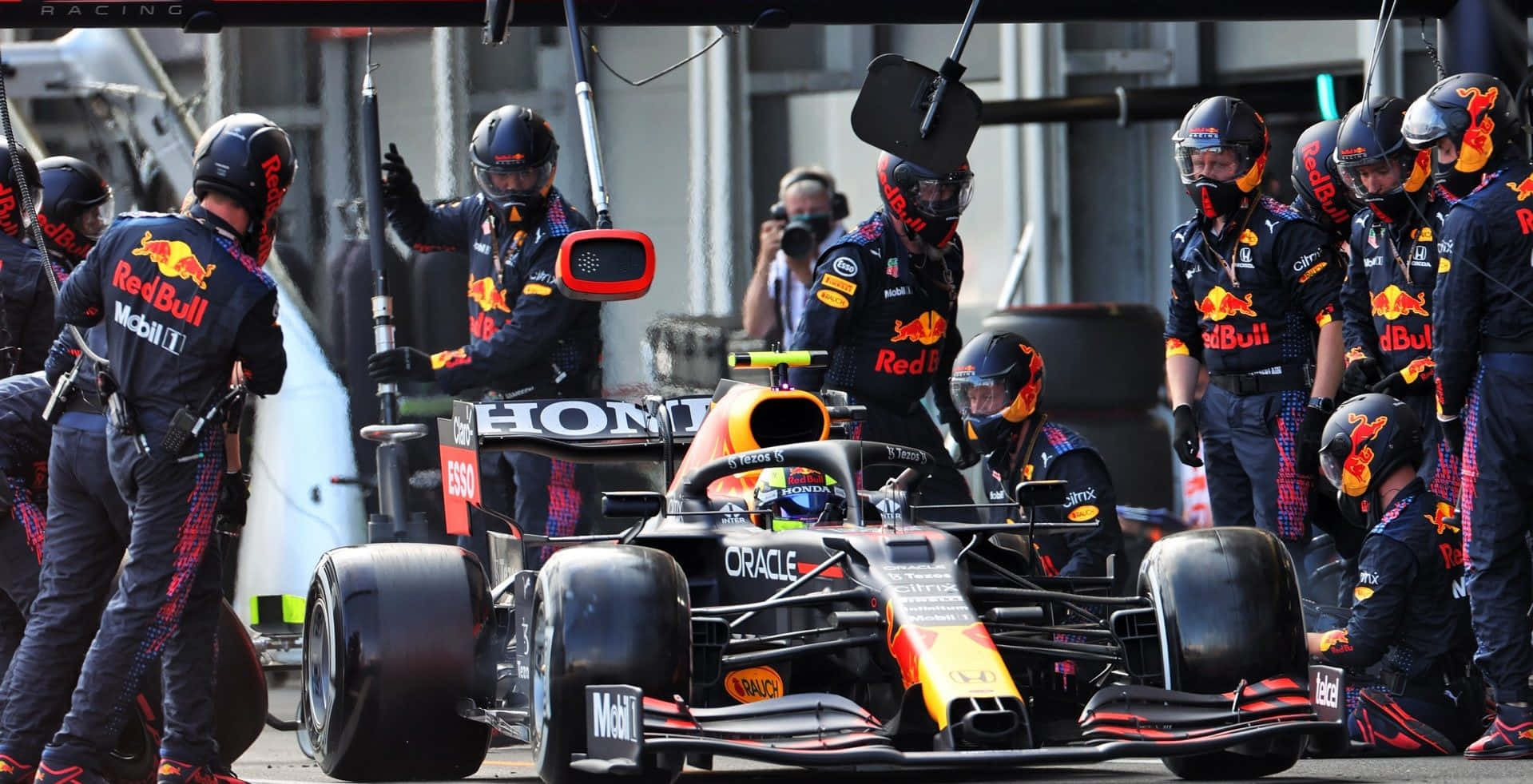 Red Bull Racing Team In Pit Lane