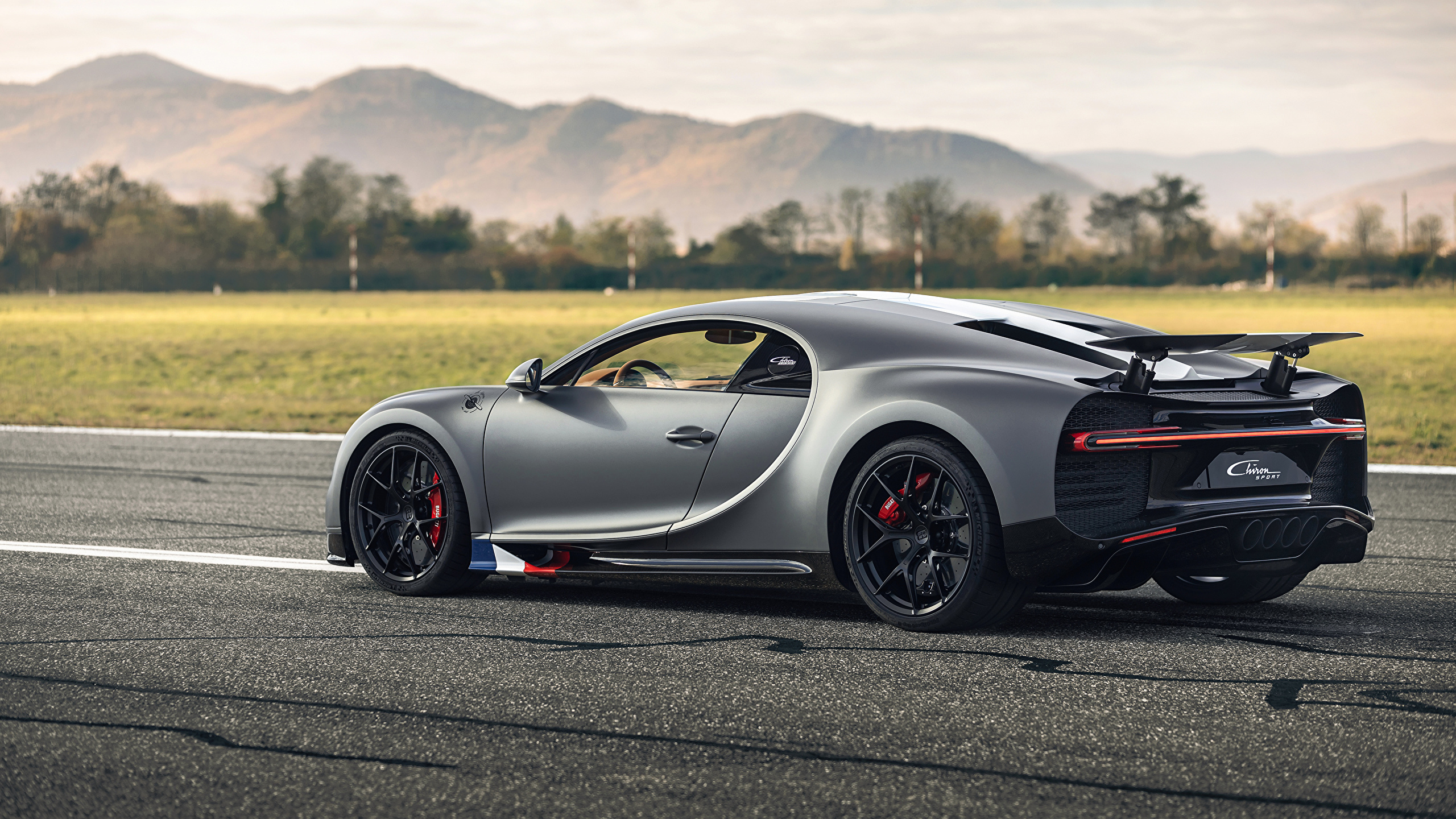 Desktop Wallpaper BUGATTI gray Side